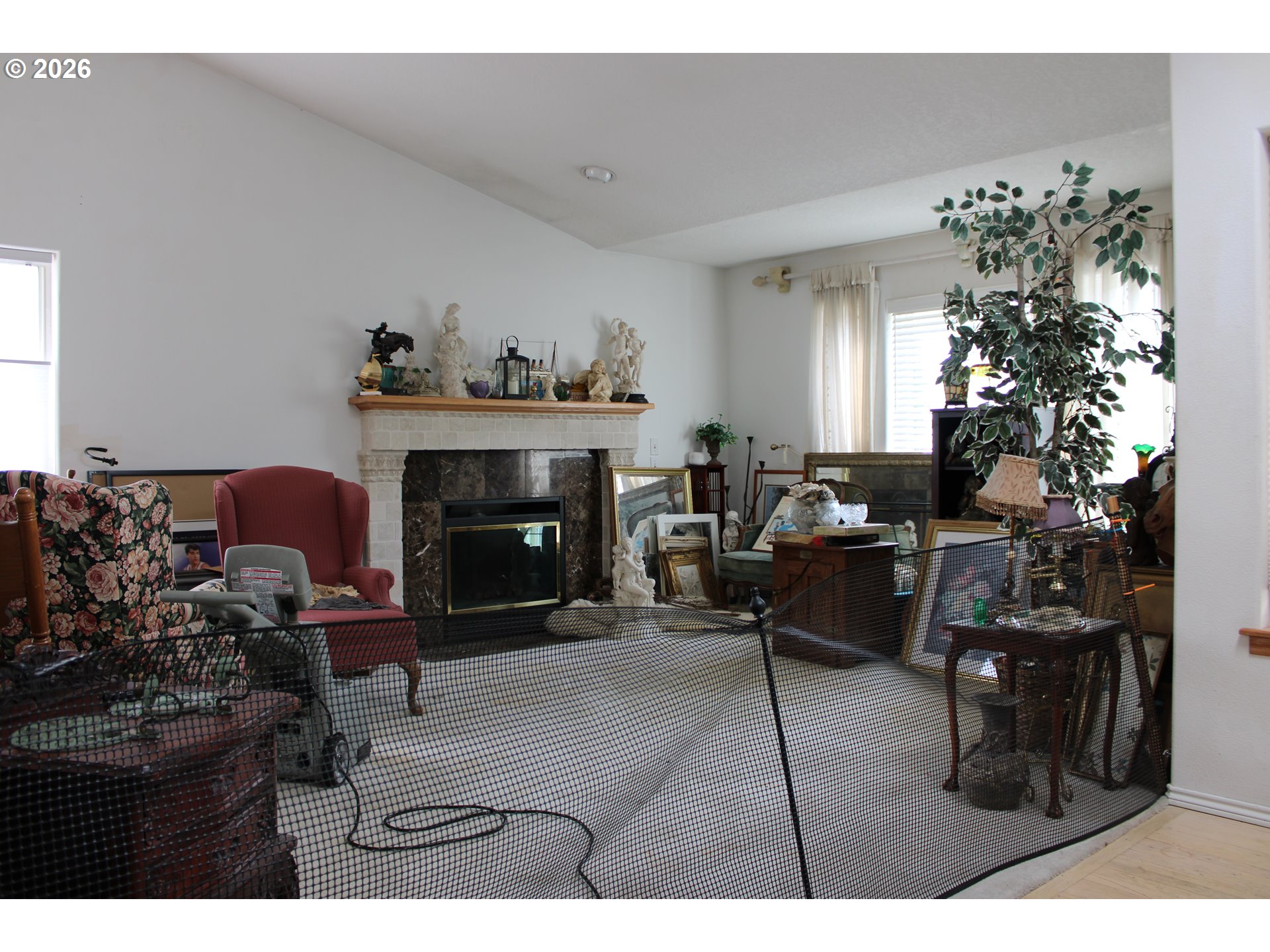 110 SW 16TH CT