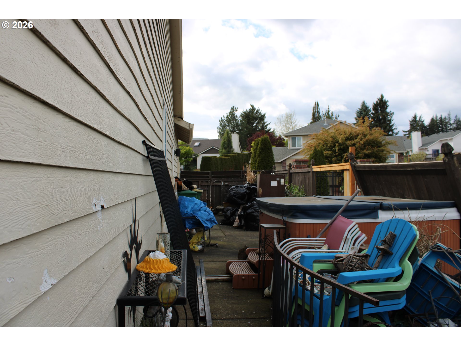 110 SW 16TH CT