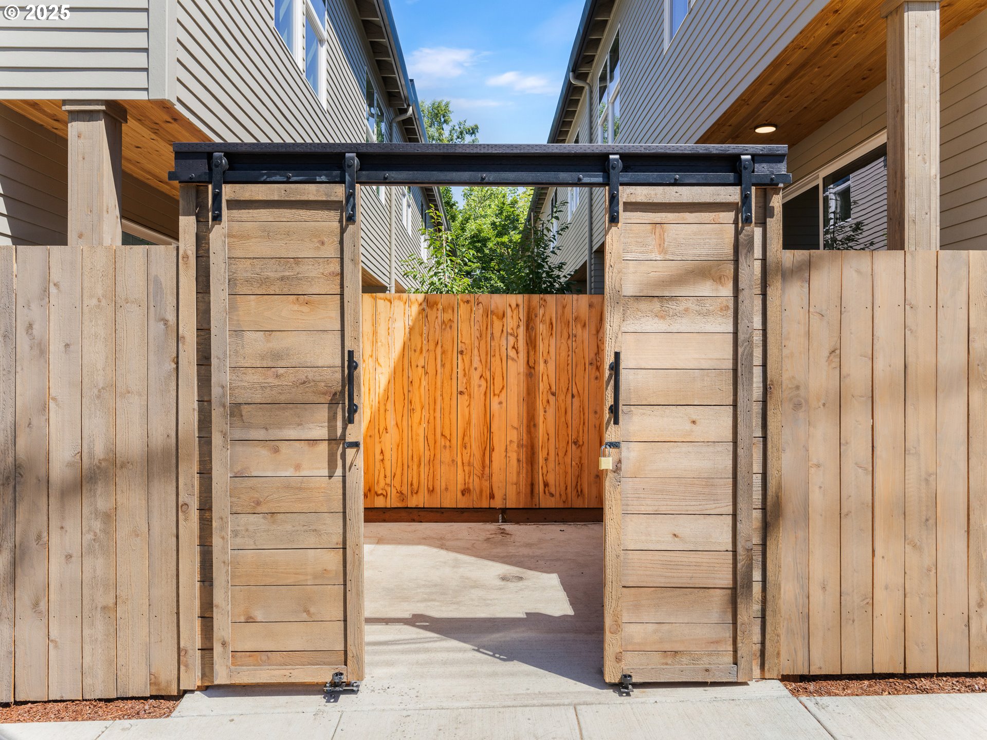 3001 NE Ainsworth ST, Portland