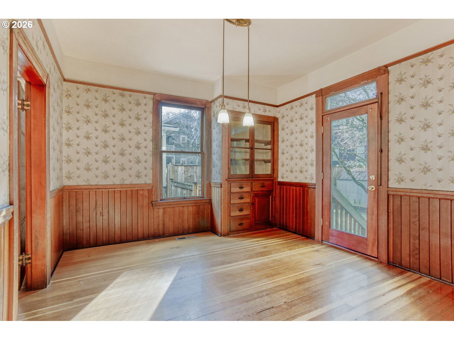 4037 NE GARFIELD AVE