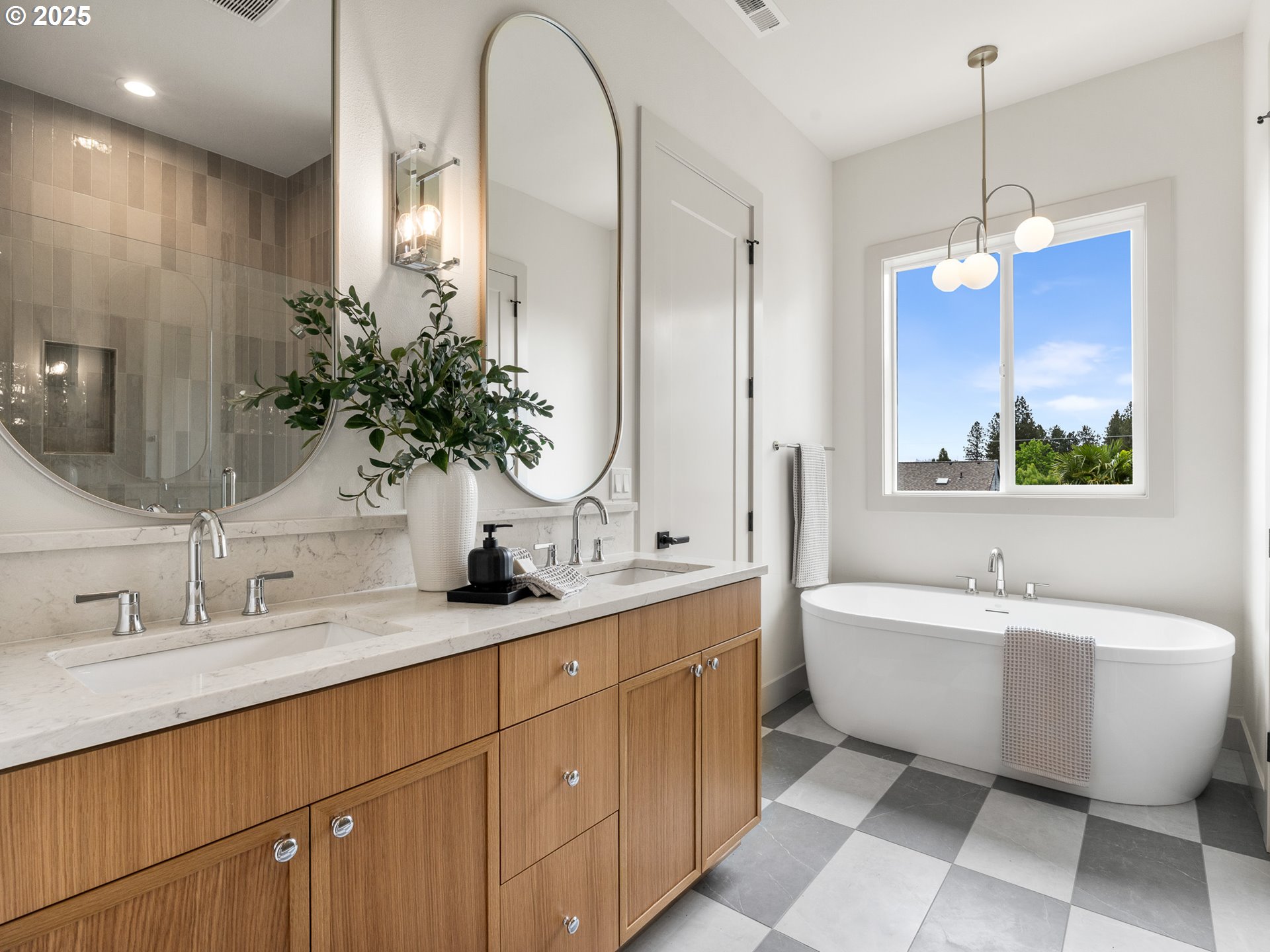 13164 SE Regency View