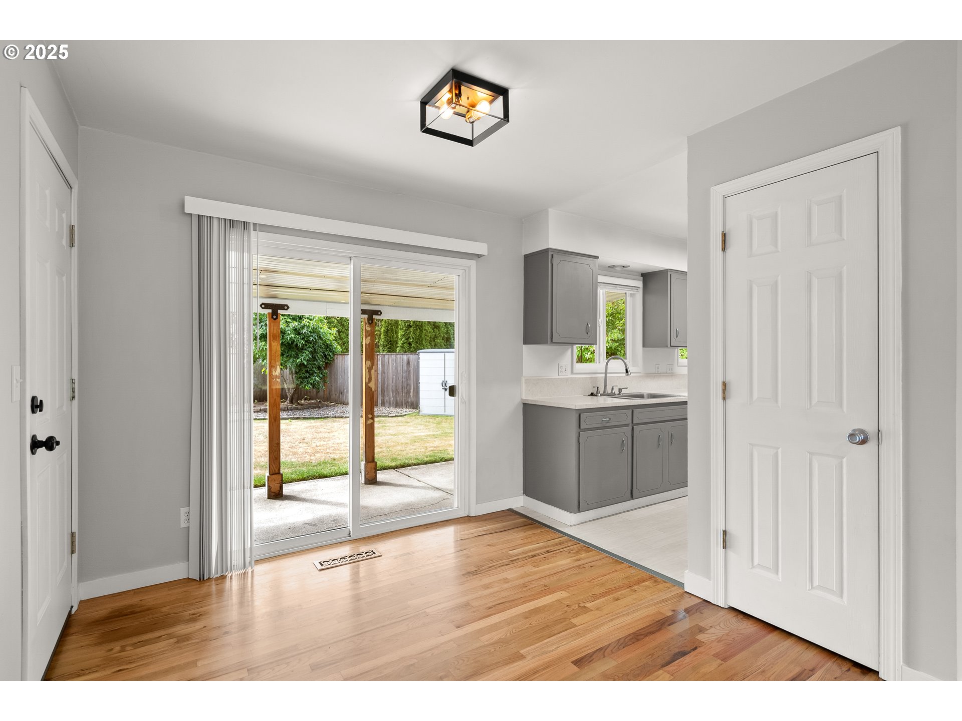 12530 SW BROOKSIDE AVE