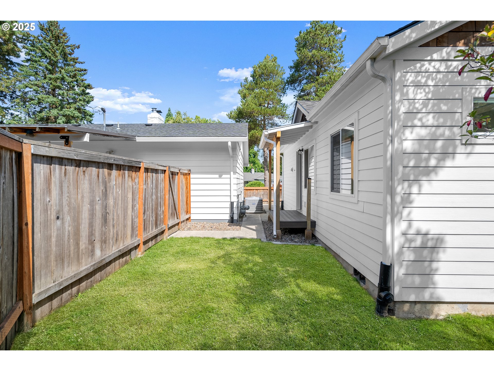 12530 SW BROOKSIDE AVE