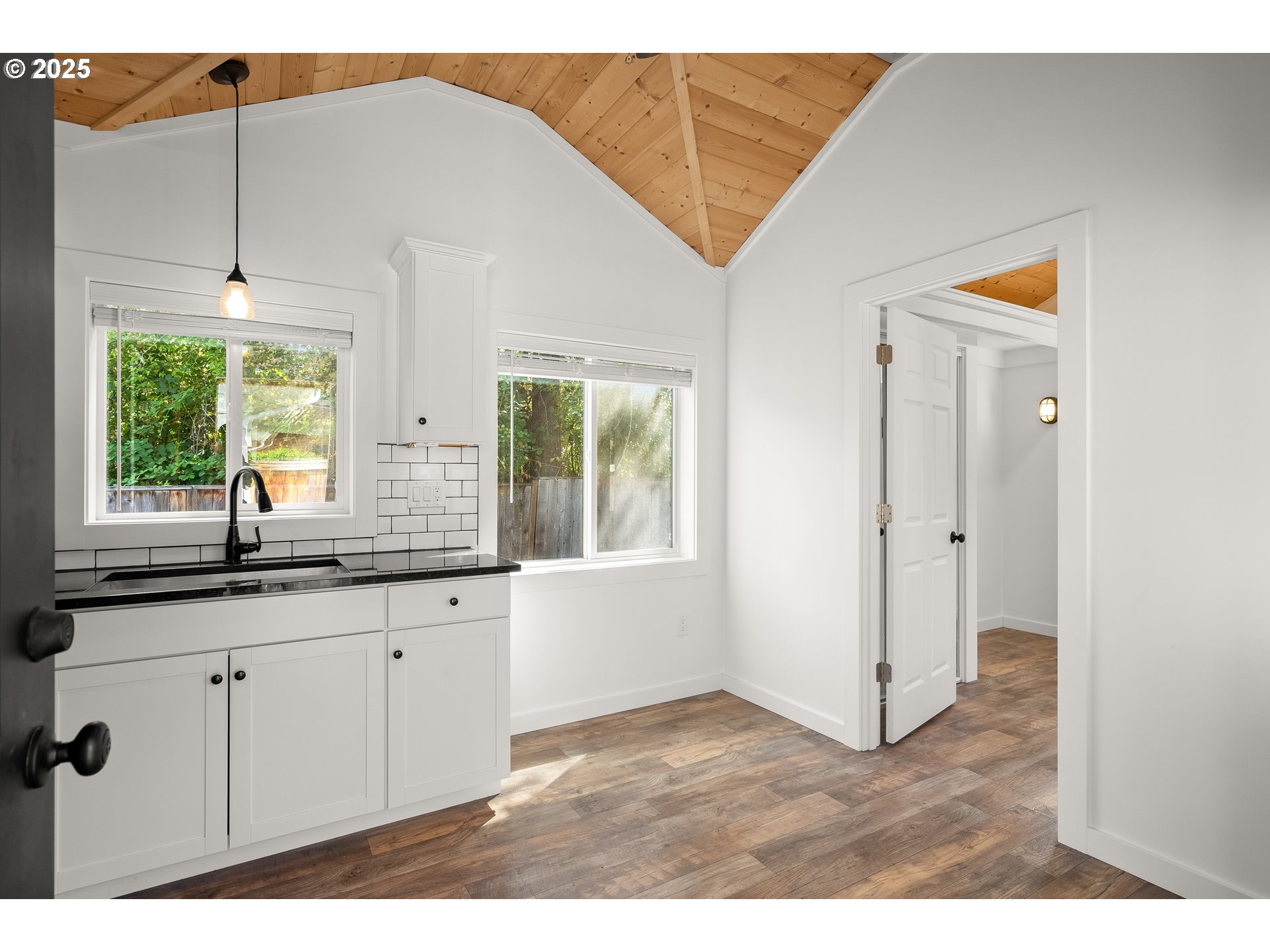 12530 SW BROOKSIDE AVE