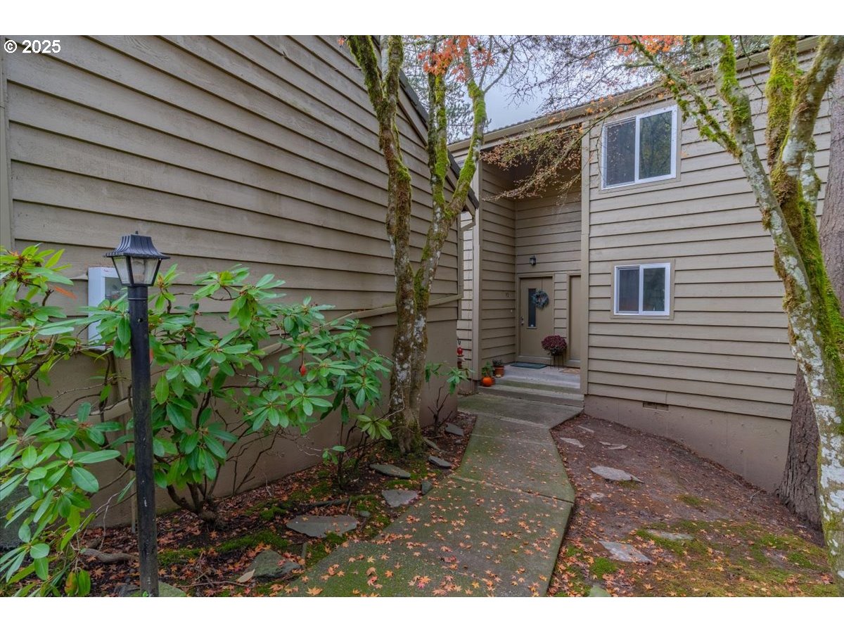 94 CERVANTES CIR