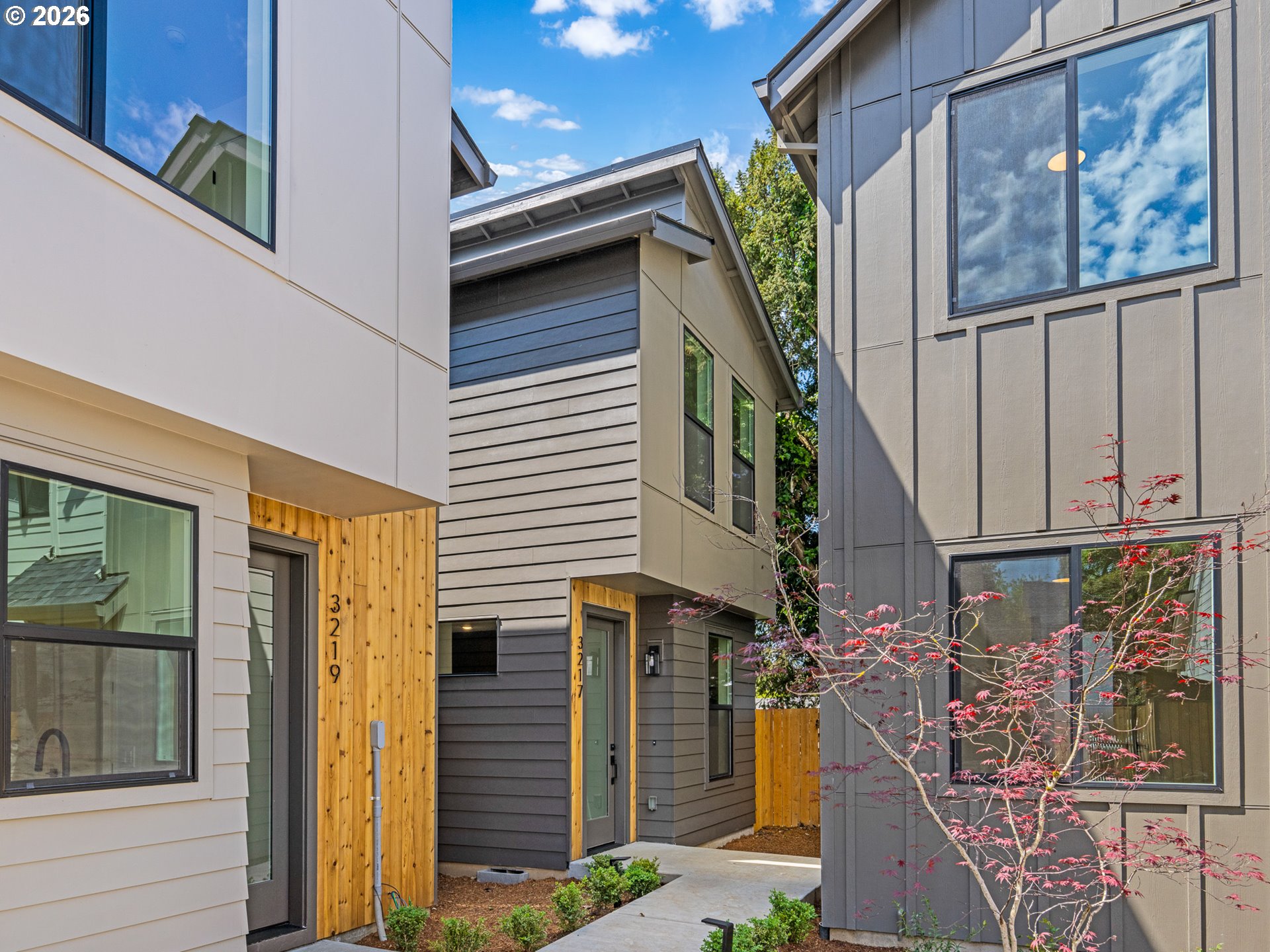 3217 SE 28th AVE