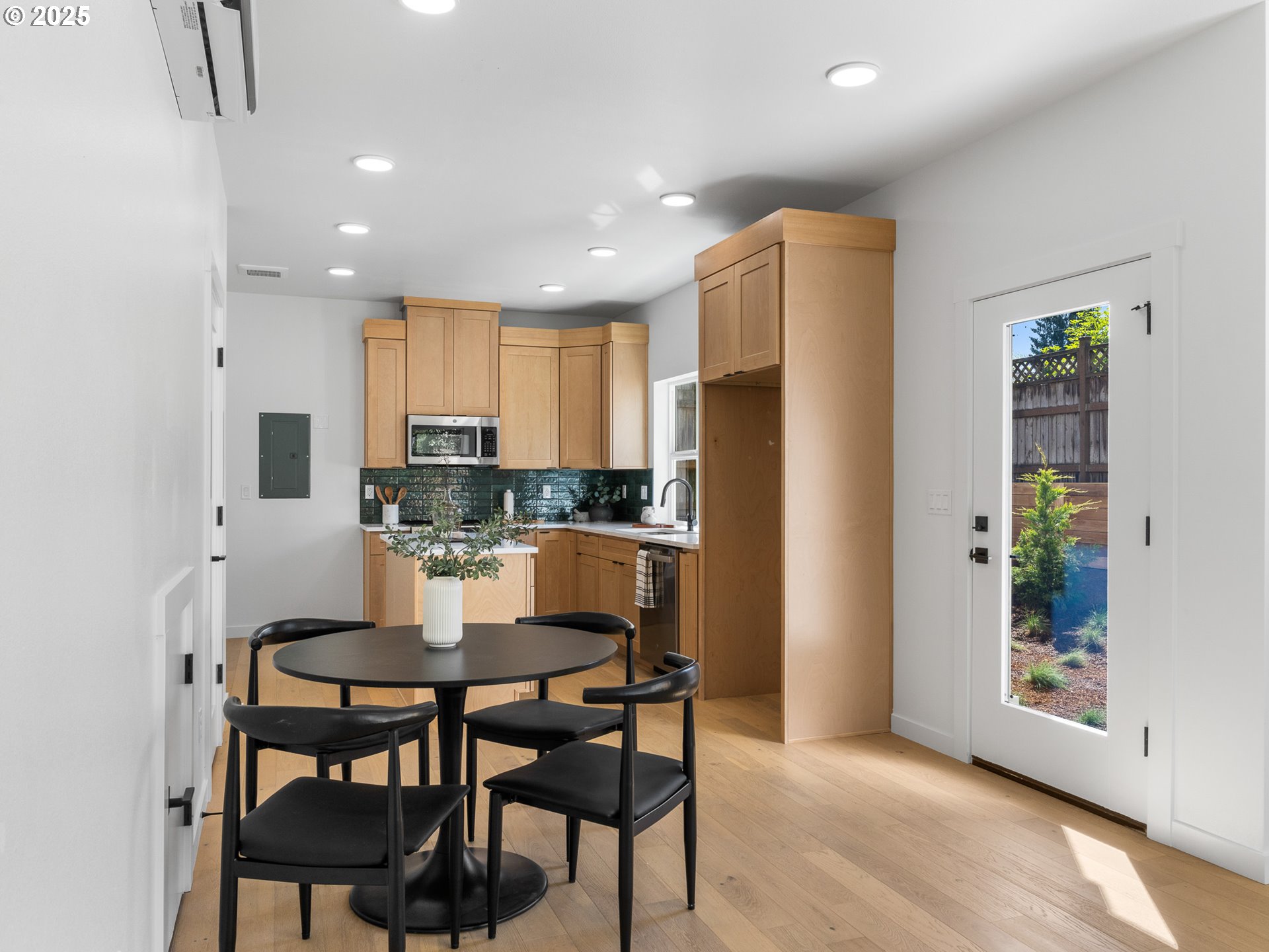 2342 N Kilpatrick ST 4