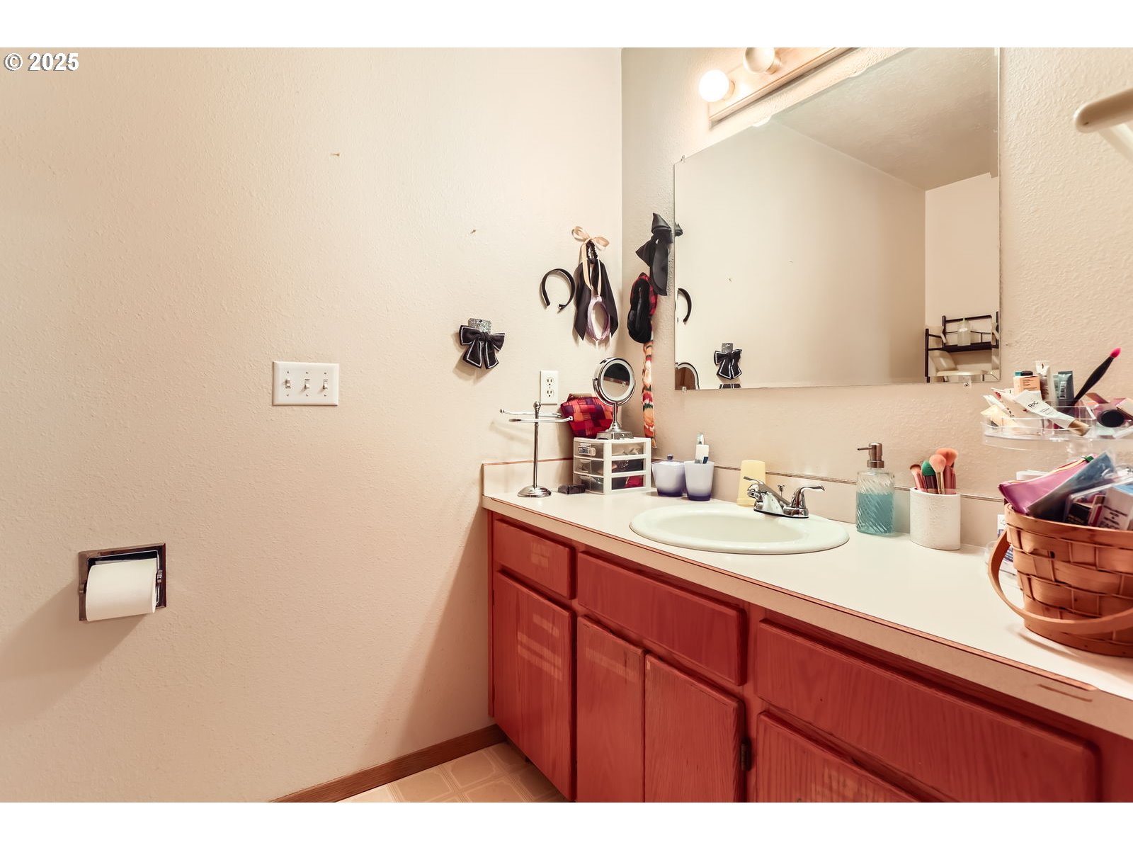 1257 SW Tall Oaks DR, McMinnville