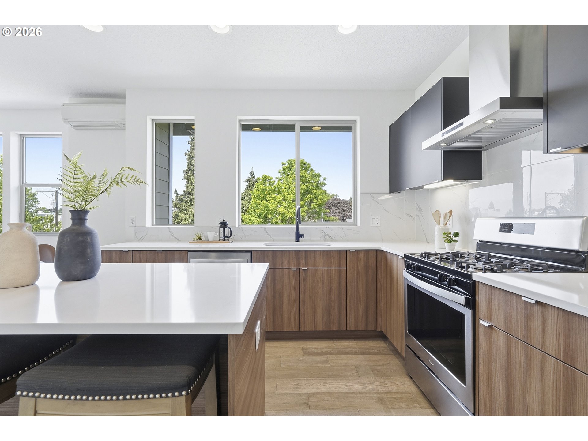 1616 NE 45TH AVE 5E