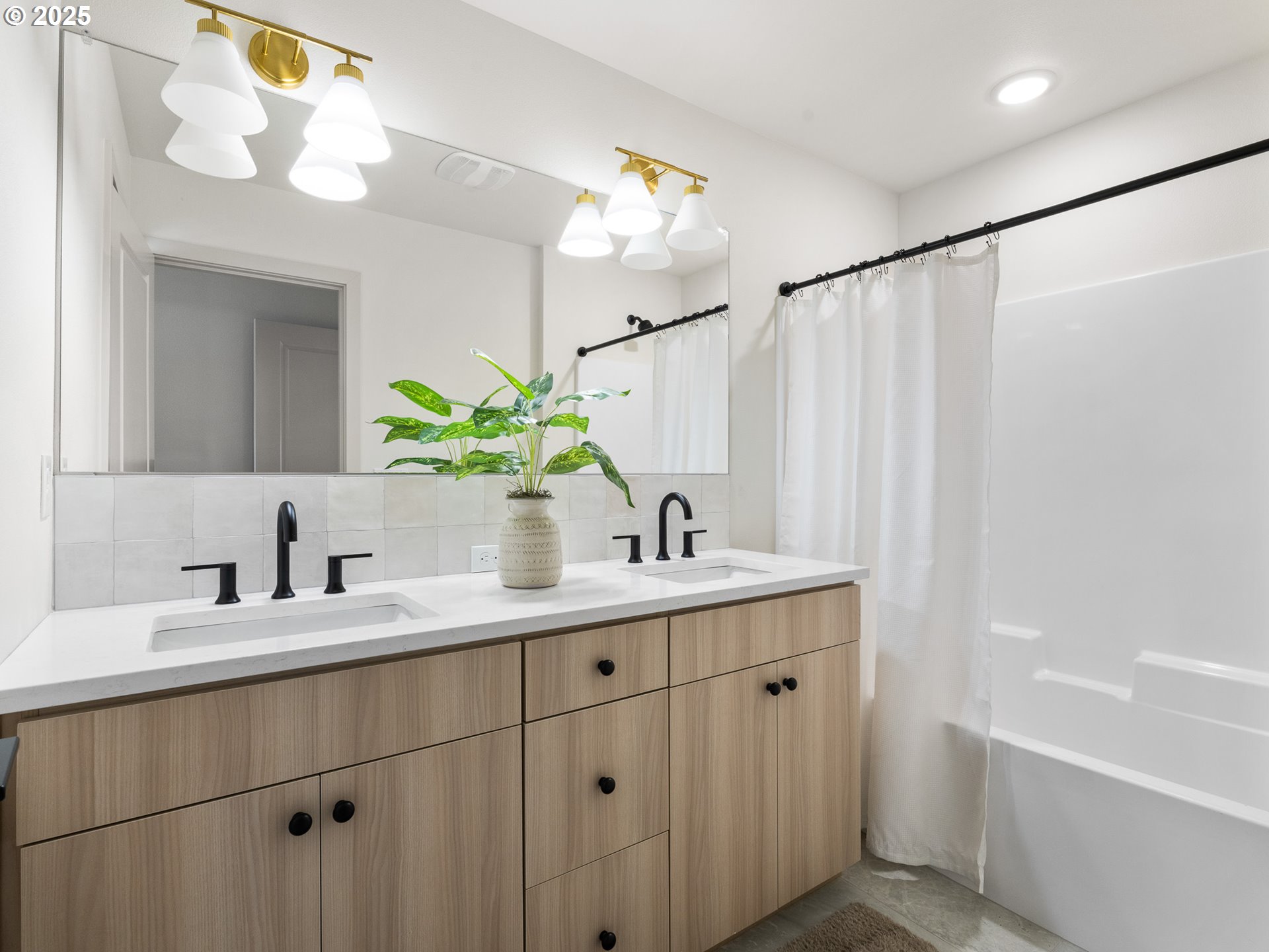 114 NE 74TH AVE, Portland