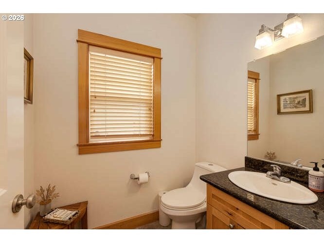 521 NW MT MAZAMA ST, McMinnville