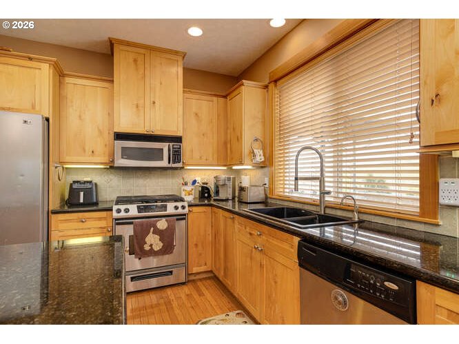521 NW MT MAZAMA ST, McMinnville