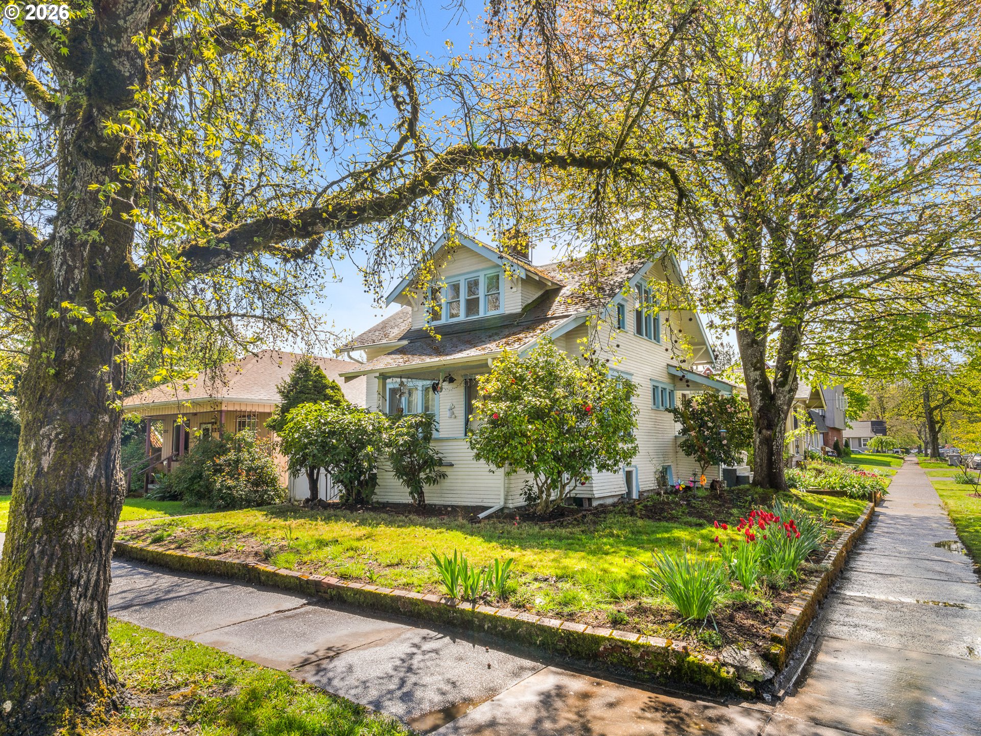 1262 NW VAN BUREN AVE