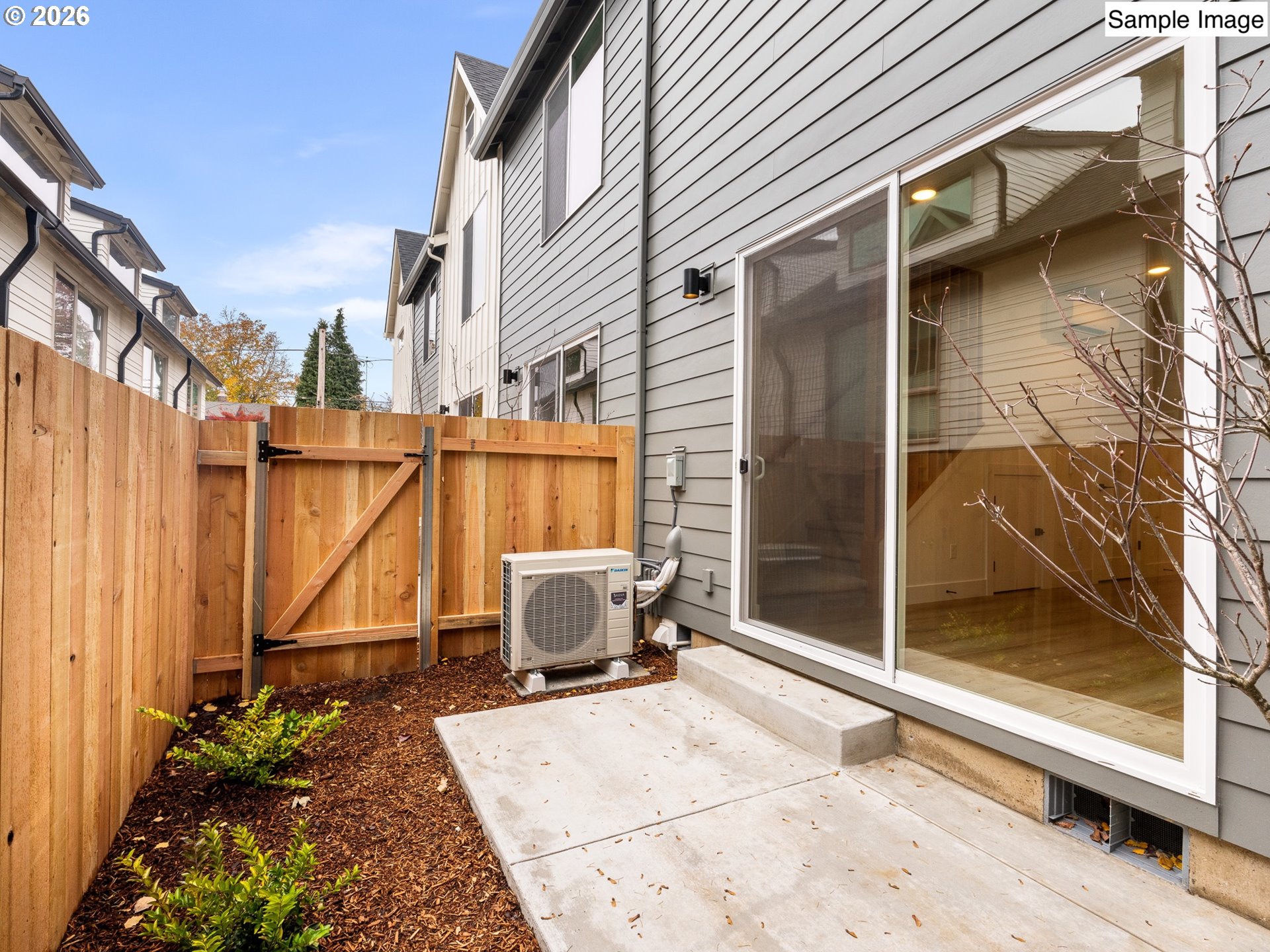 3558 N Haight AVE 5