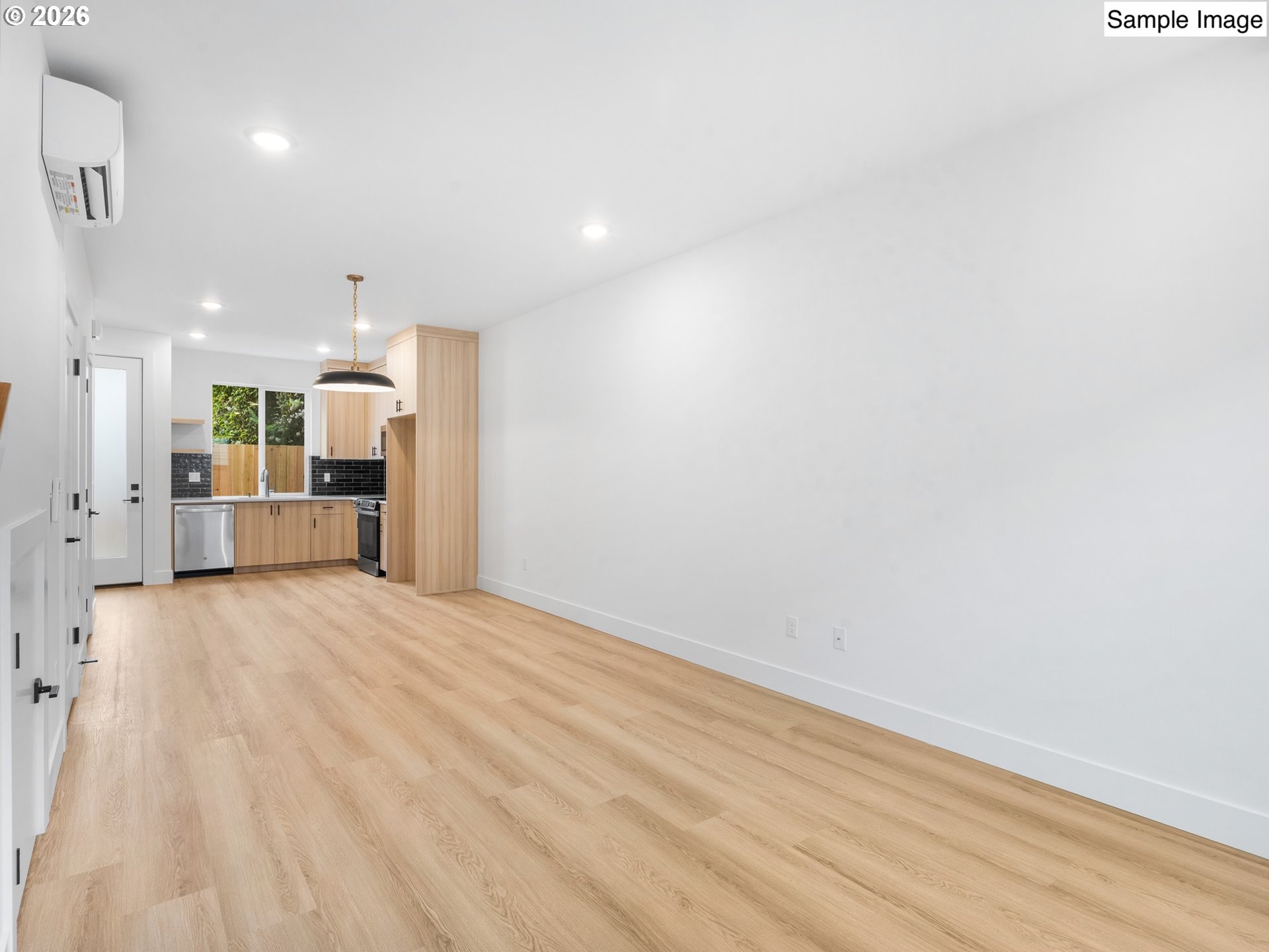 3558 N Haight AVE 5