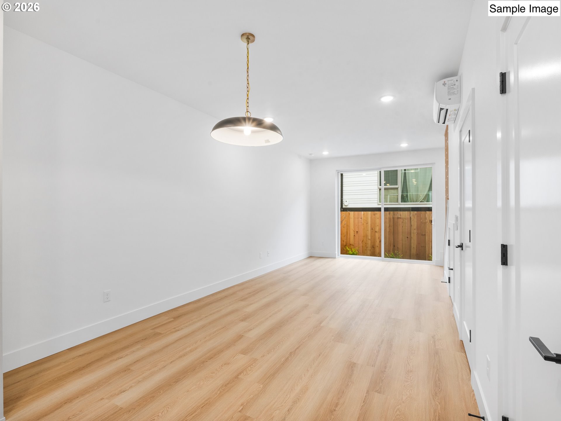 3558 N Haight AVE 5
