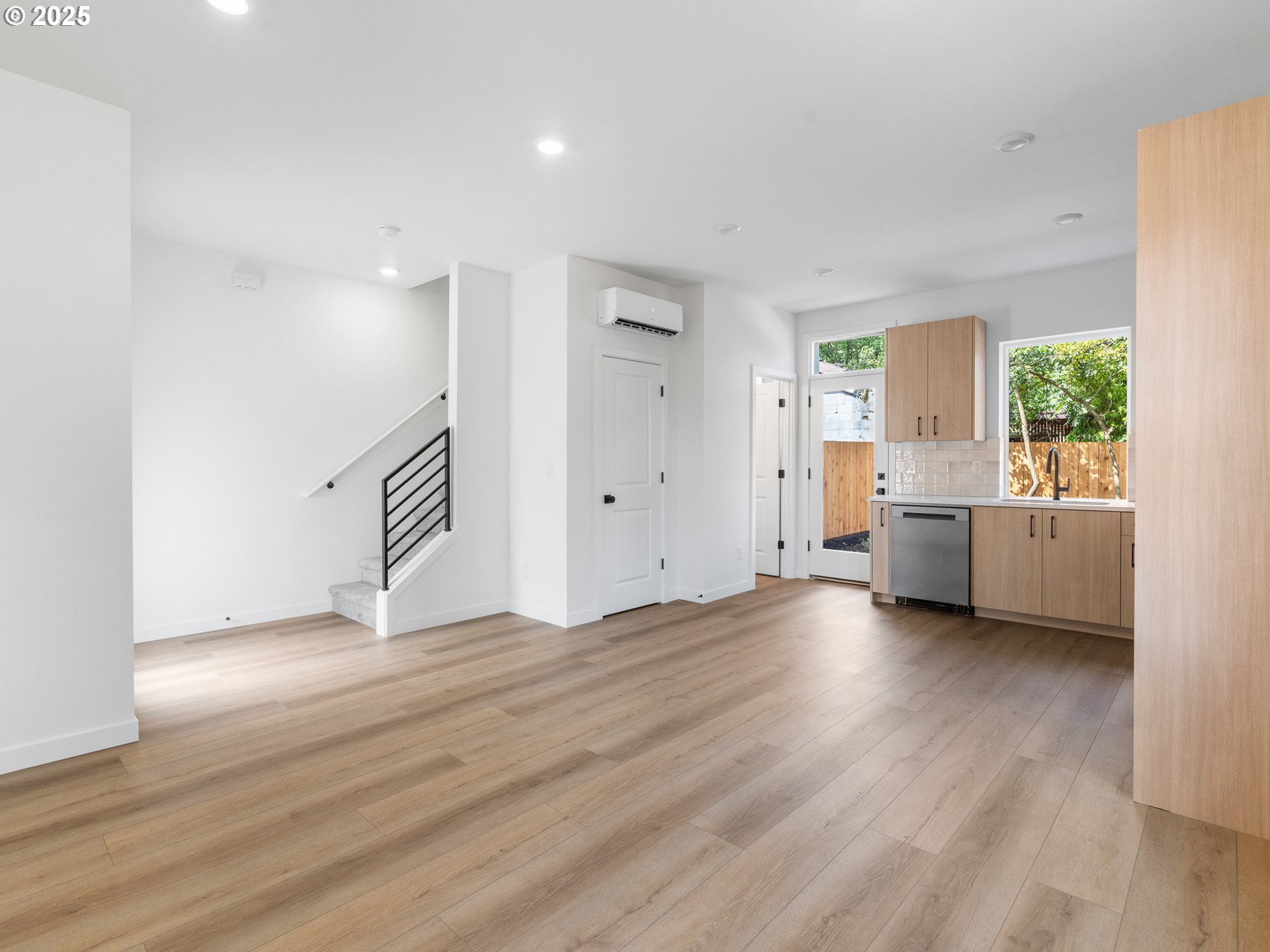 3851 N Willis BLVD 5, Portland Unit: 5