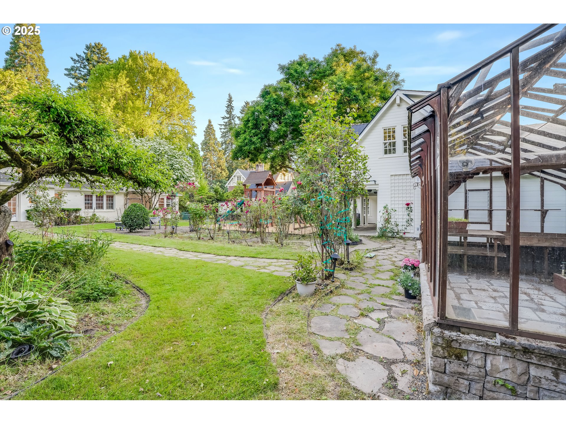 629 SE SAINT ANDREWS DR, Portland