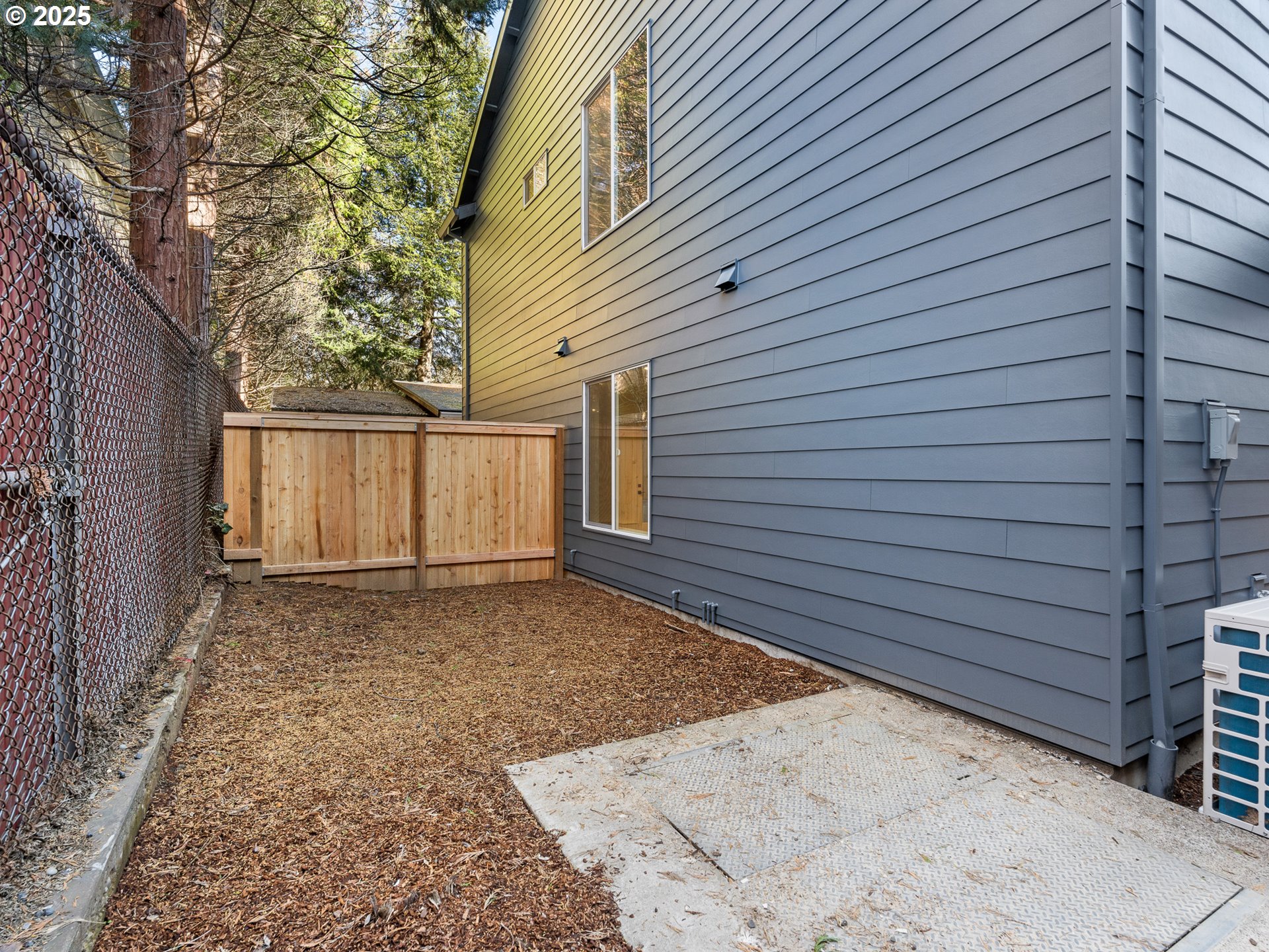 1327 NE 46th AVE 6