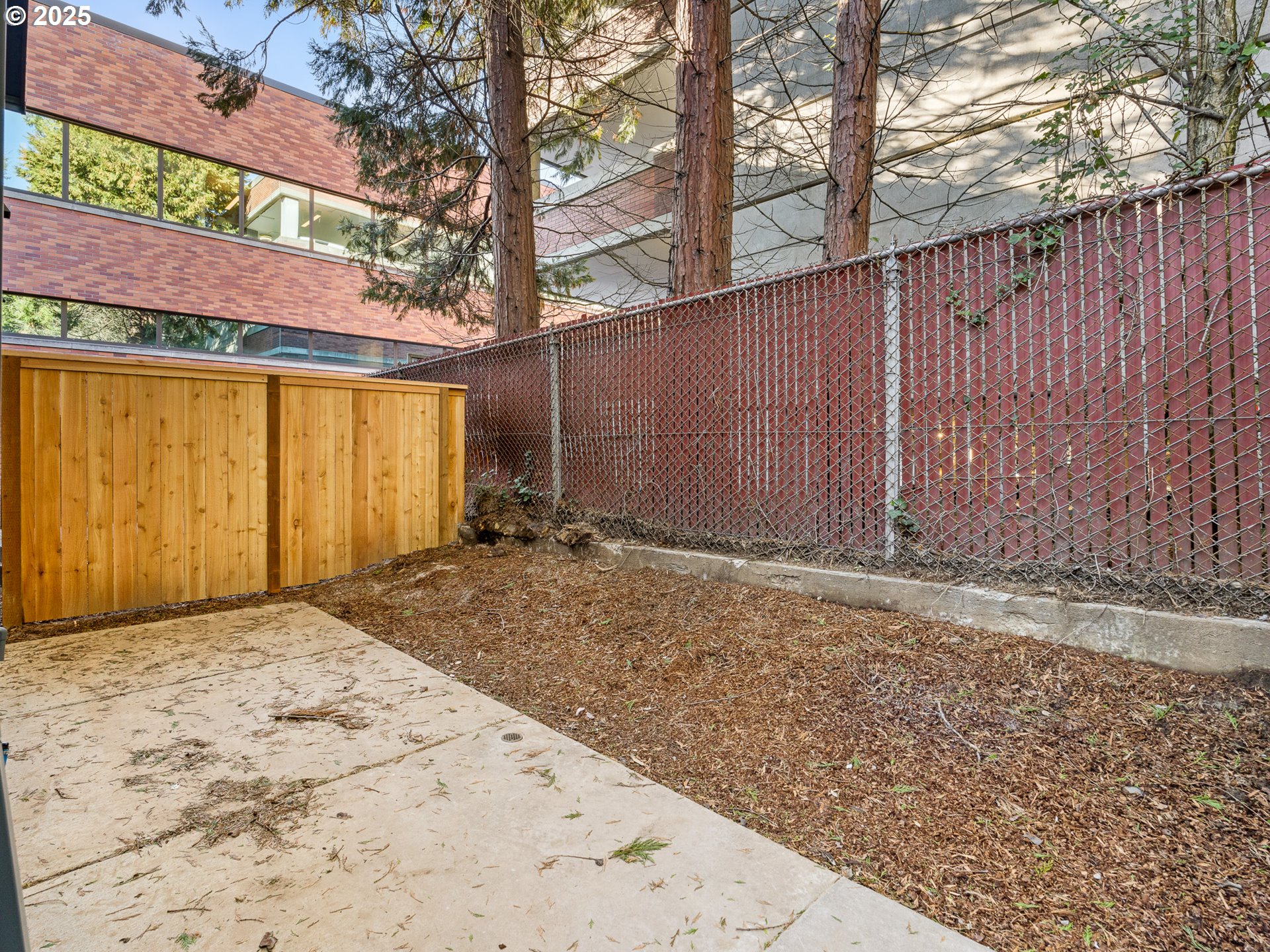 1327 NE 46th AVE 6