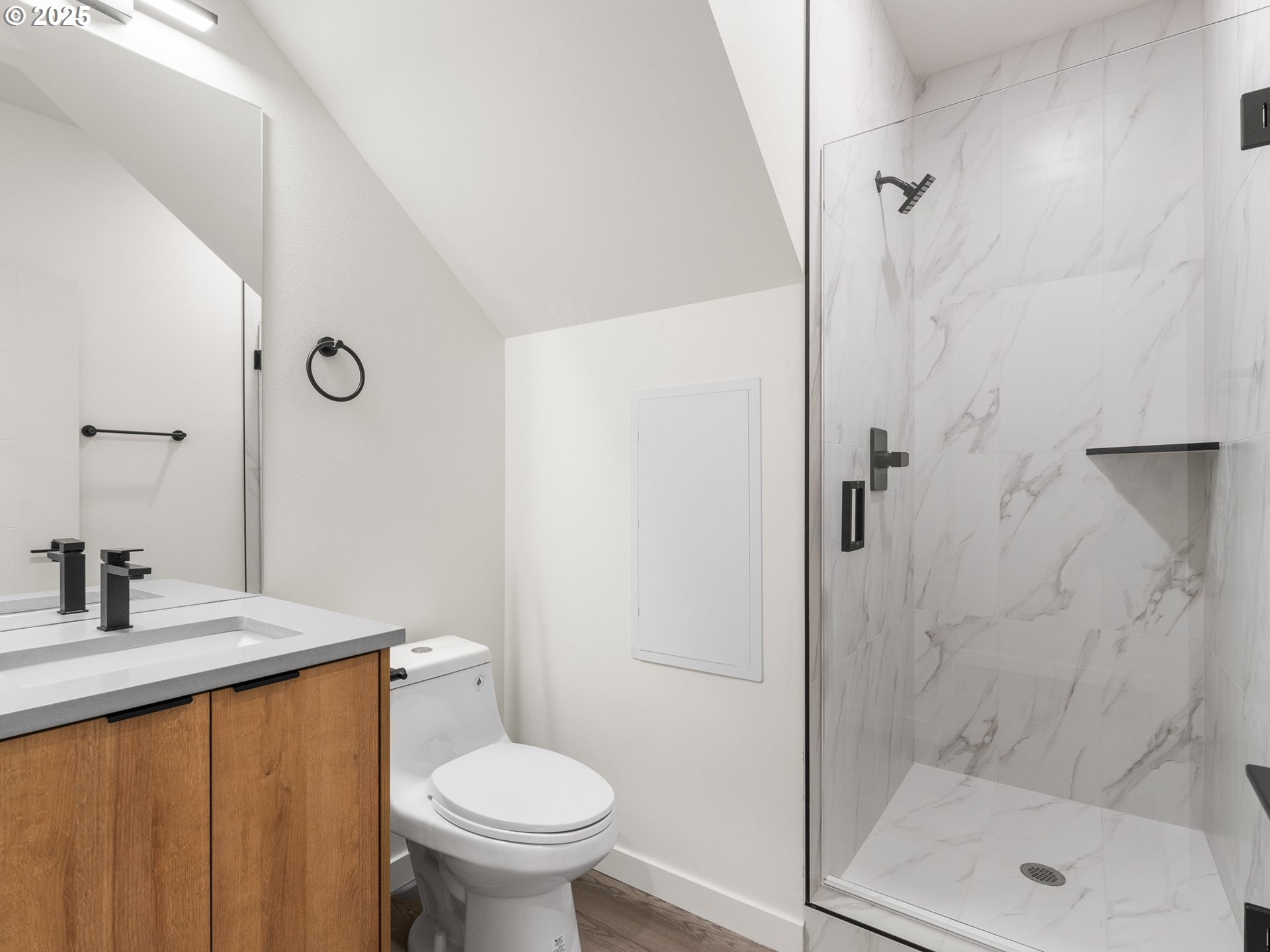 1327 NE 46th AVE 6