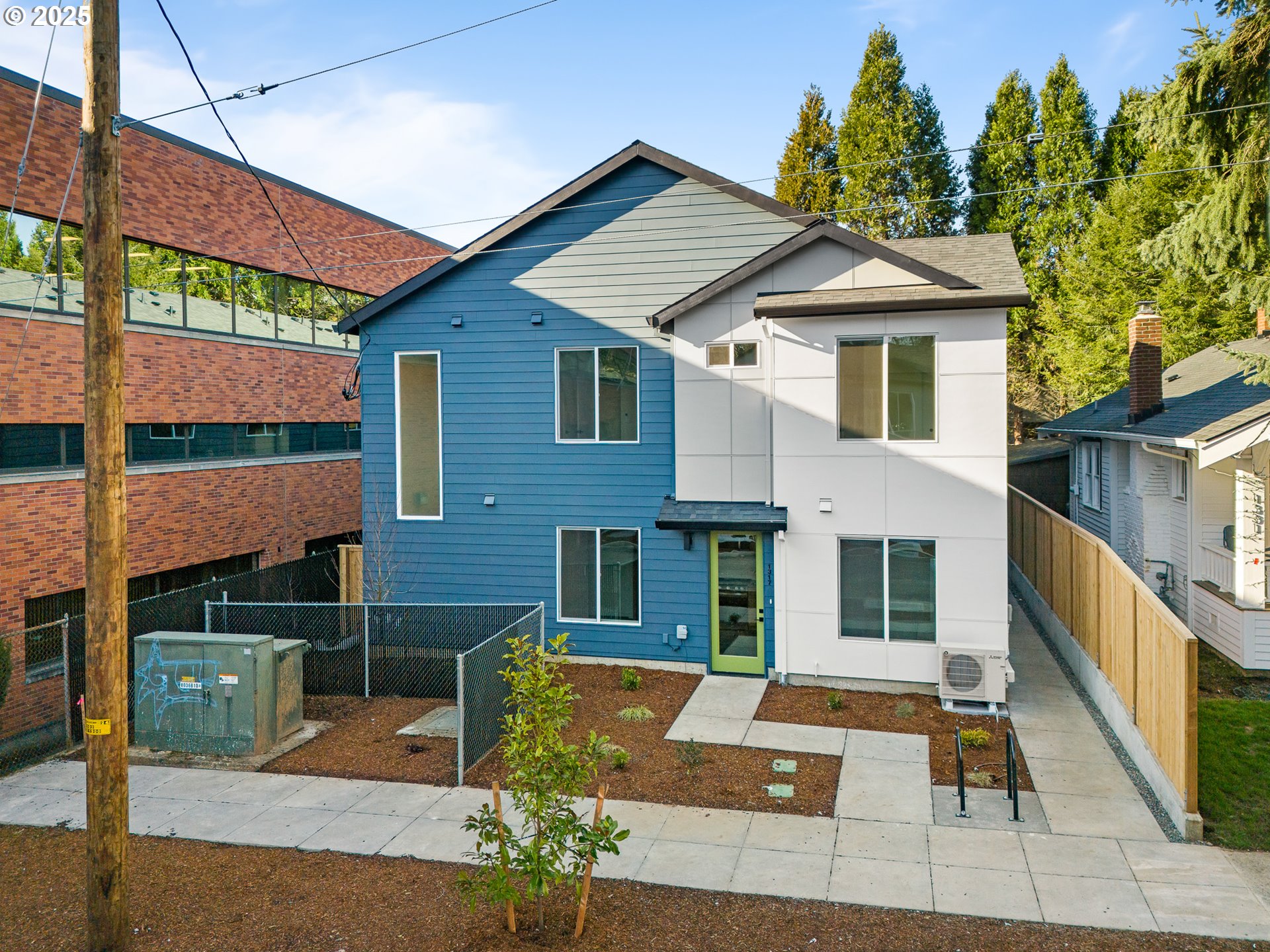 1327 NE 46th AVE 6
