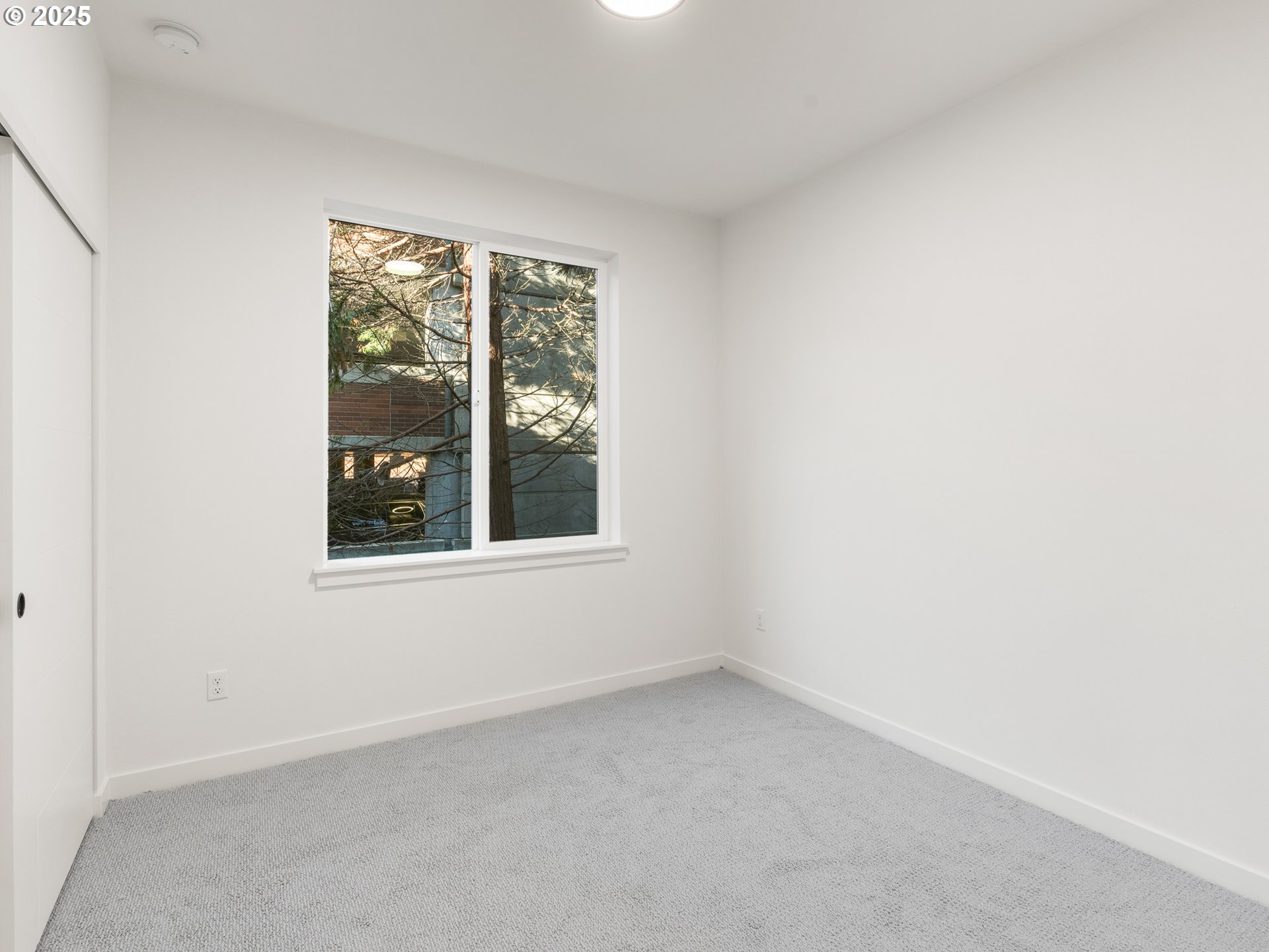 1327 NE 46th AVE 6