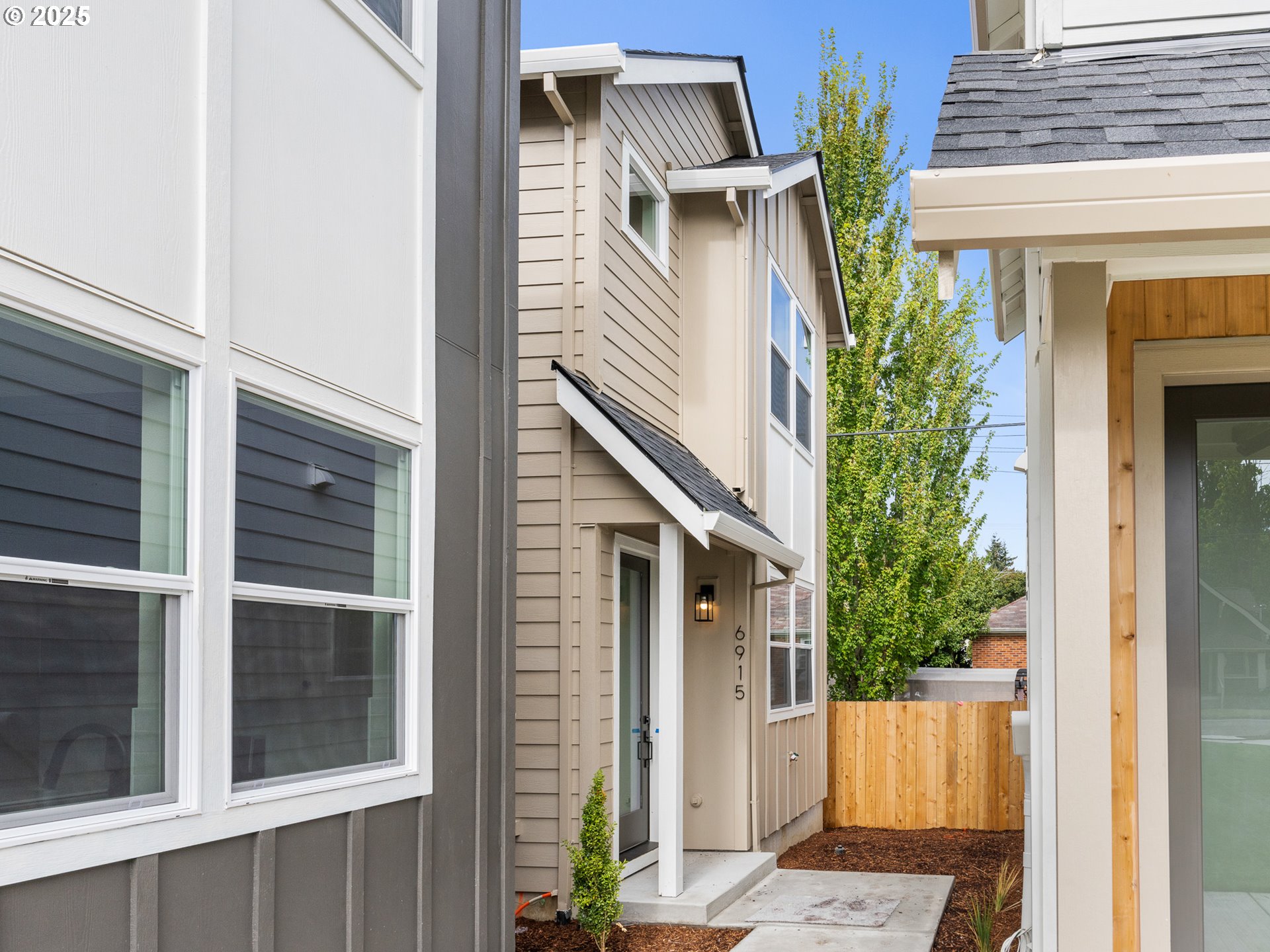 6915 N Bank ST, Portland