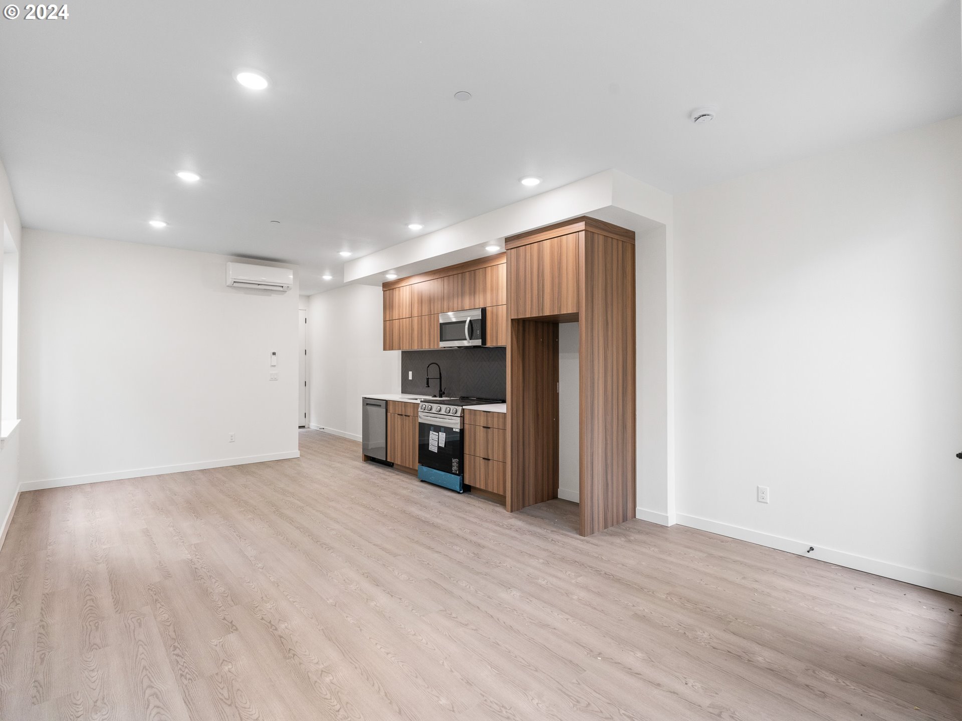 1316 NE 46th AVE 6