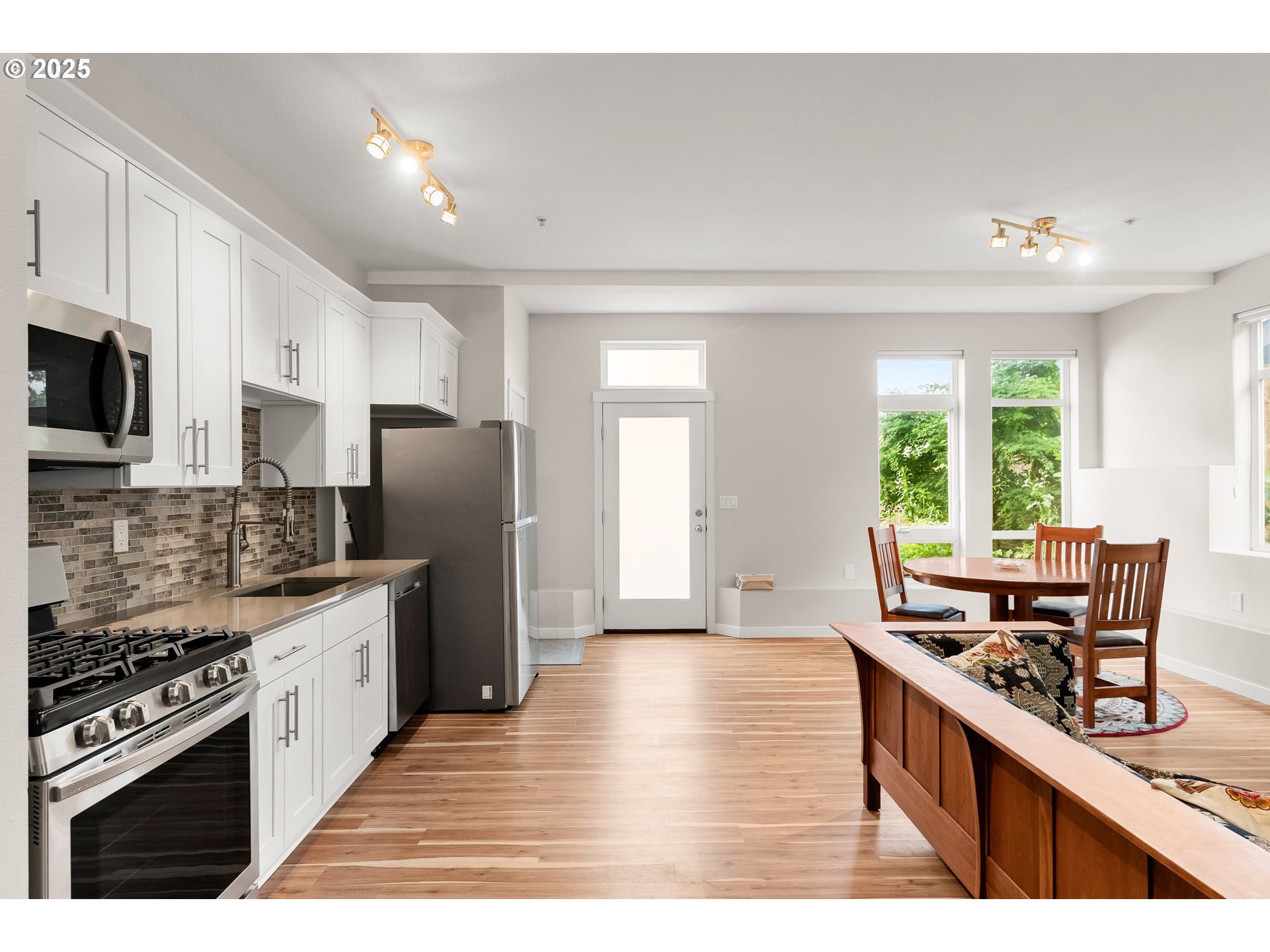 2021 SE CLINTON ST 103