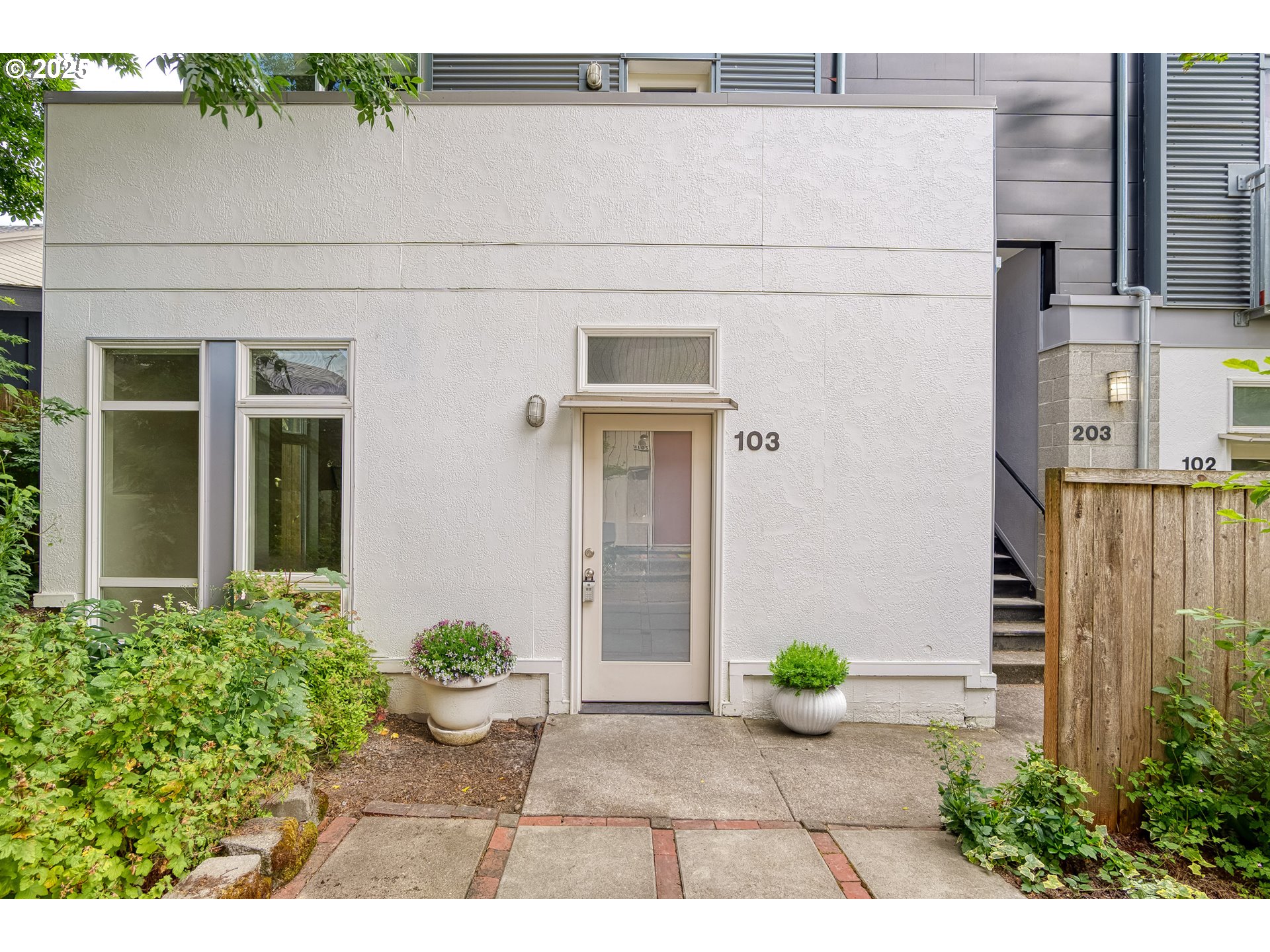 2021 SE CLINTON ST 103