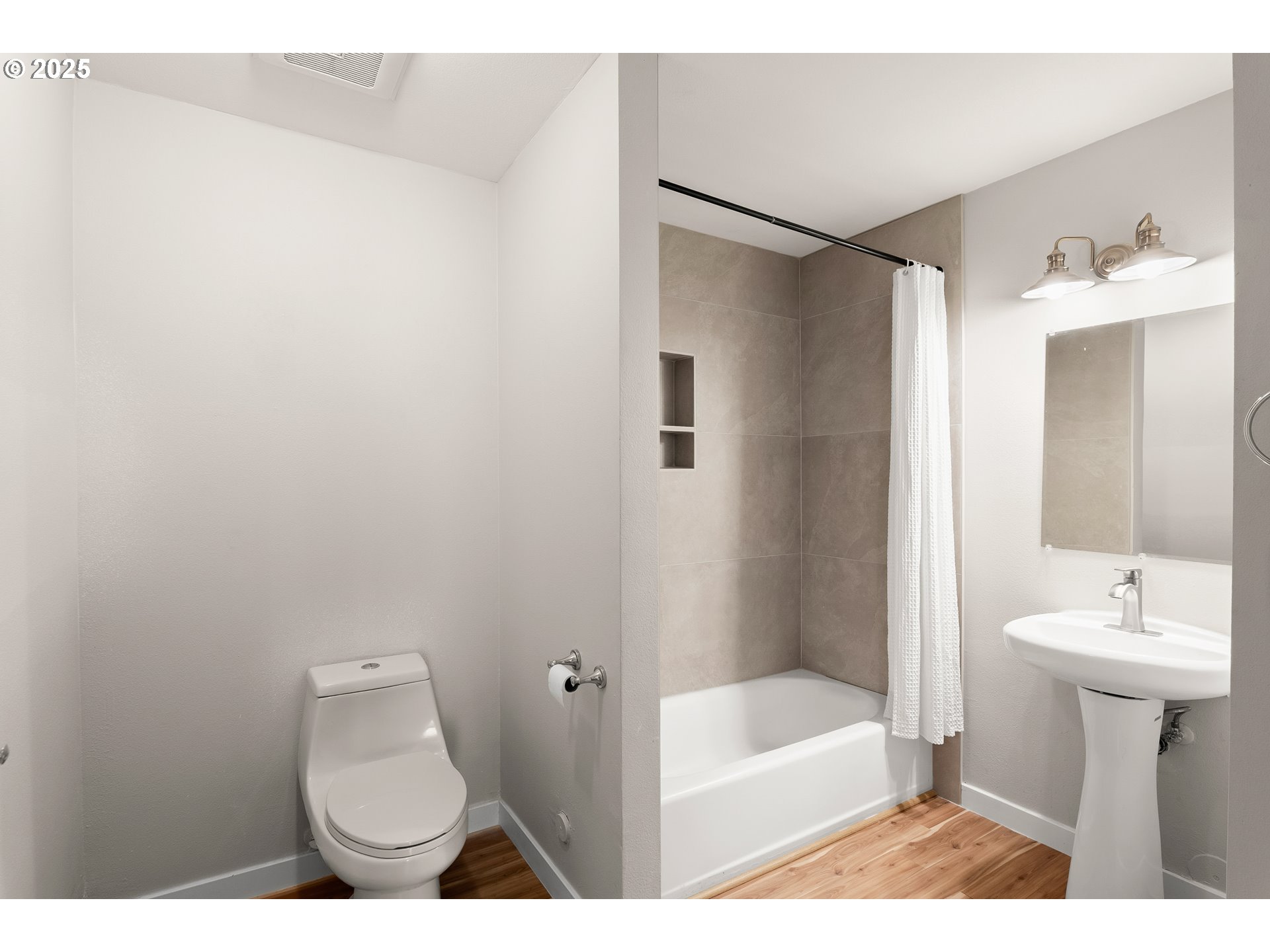 2021 SE CLINTON ST 103