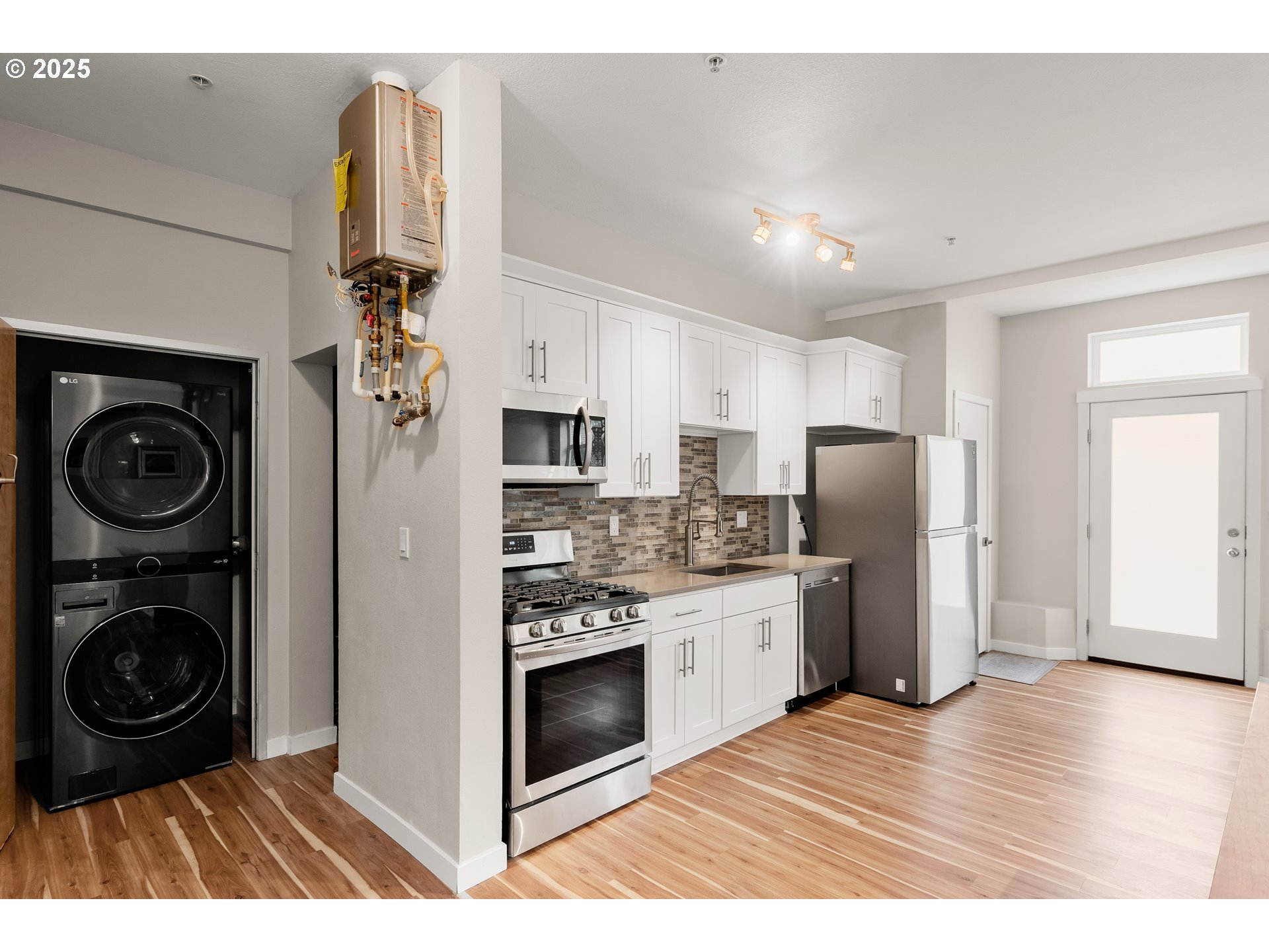 2021 SE CLINTON ST 103