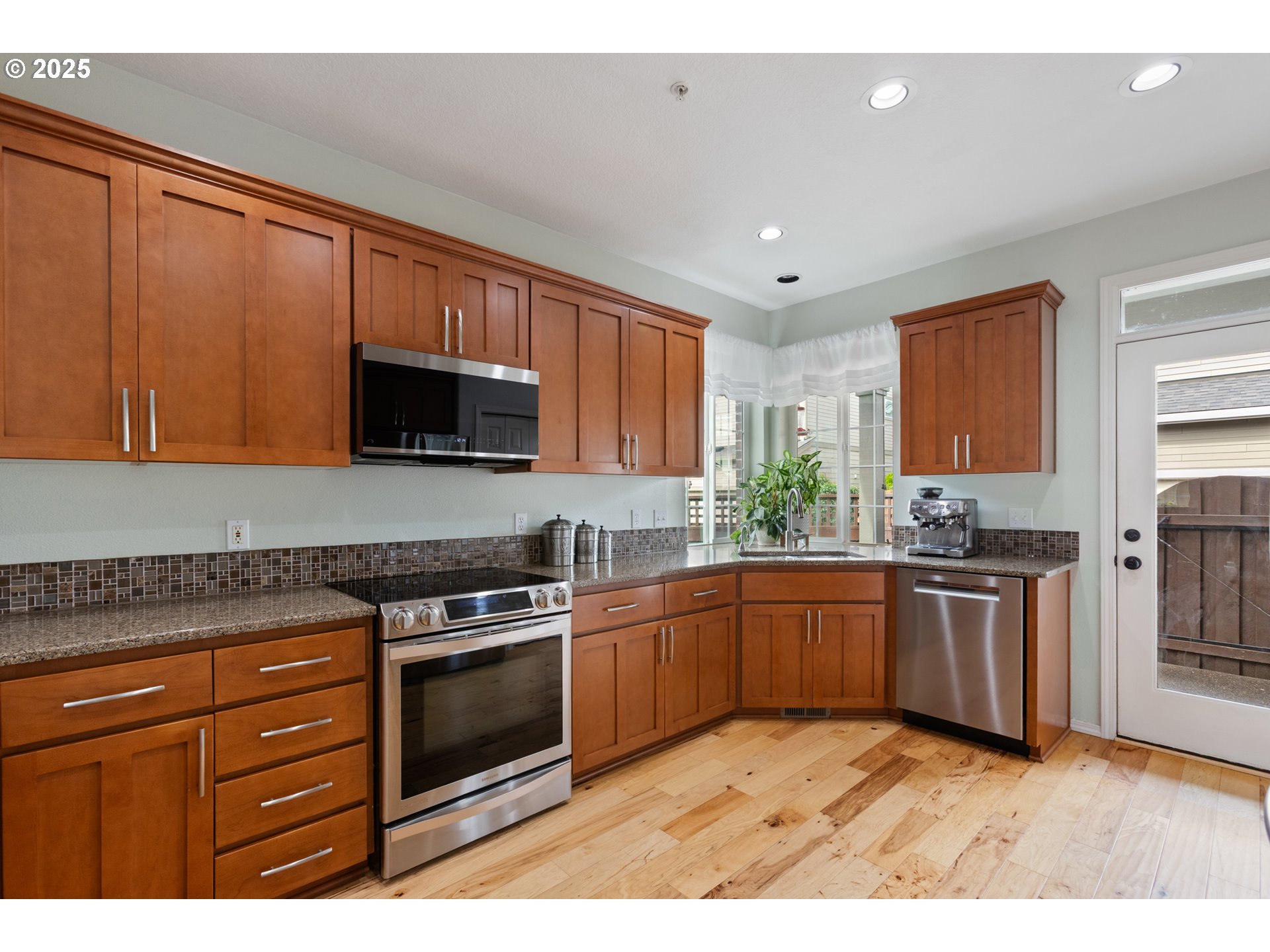 29319 SW CHARLOTTE LN