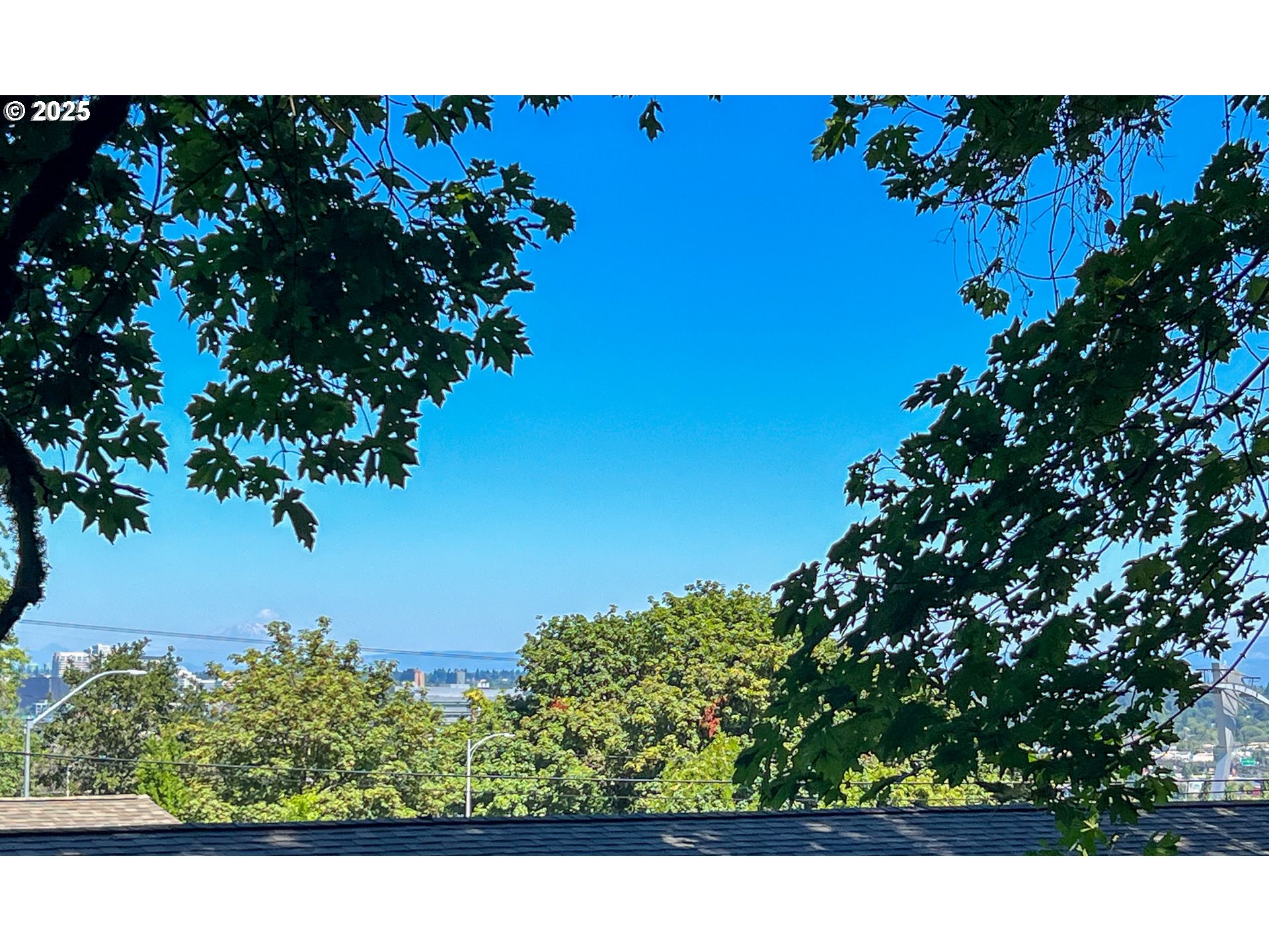 25 SW ABERNETHY ST N, Portland