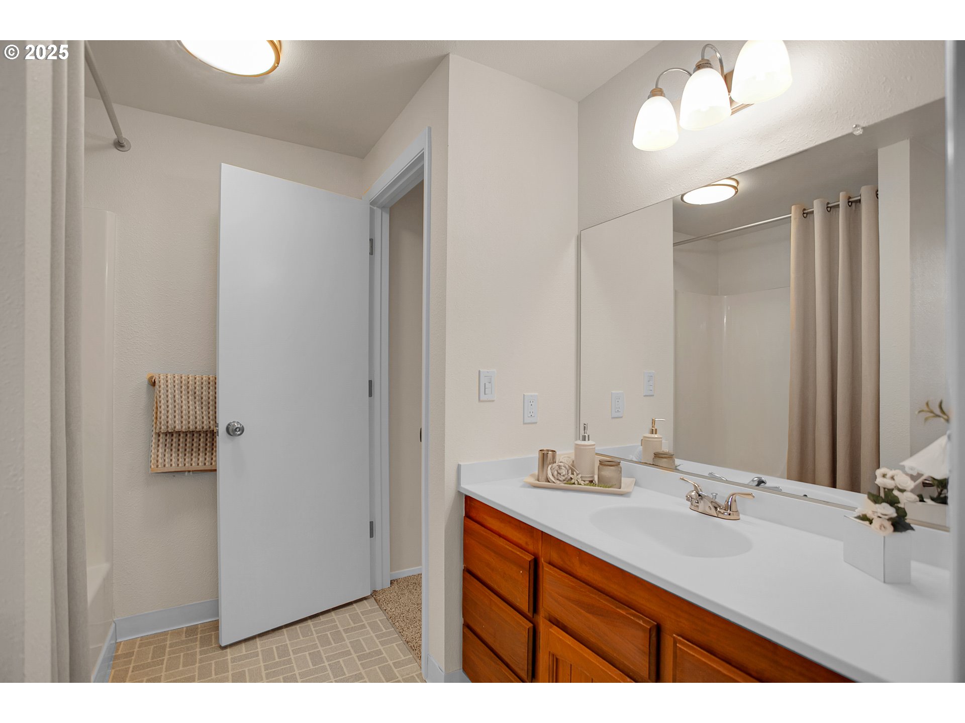 16211 SW ELLERSON ST