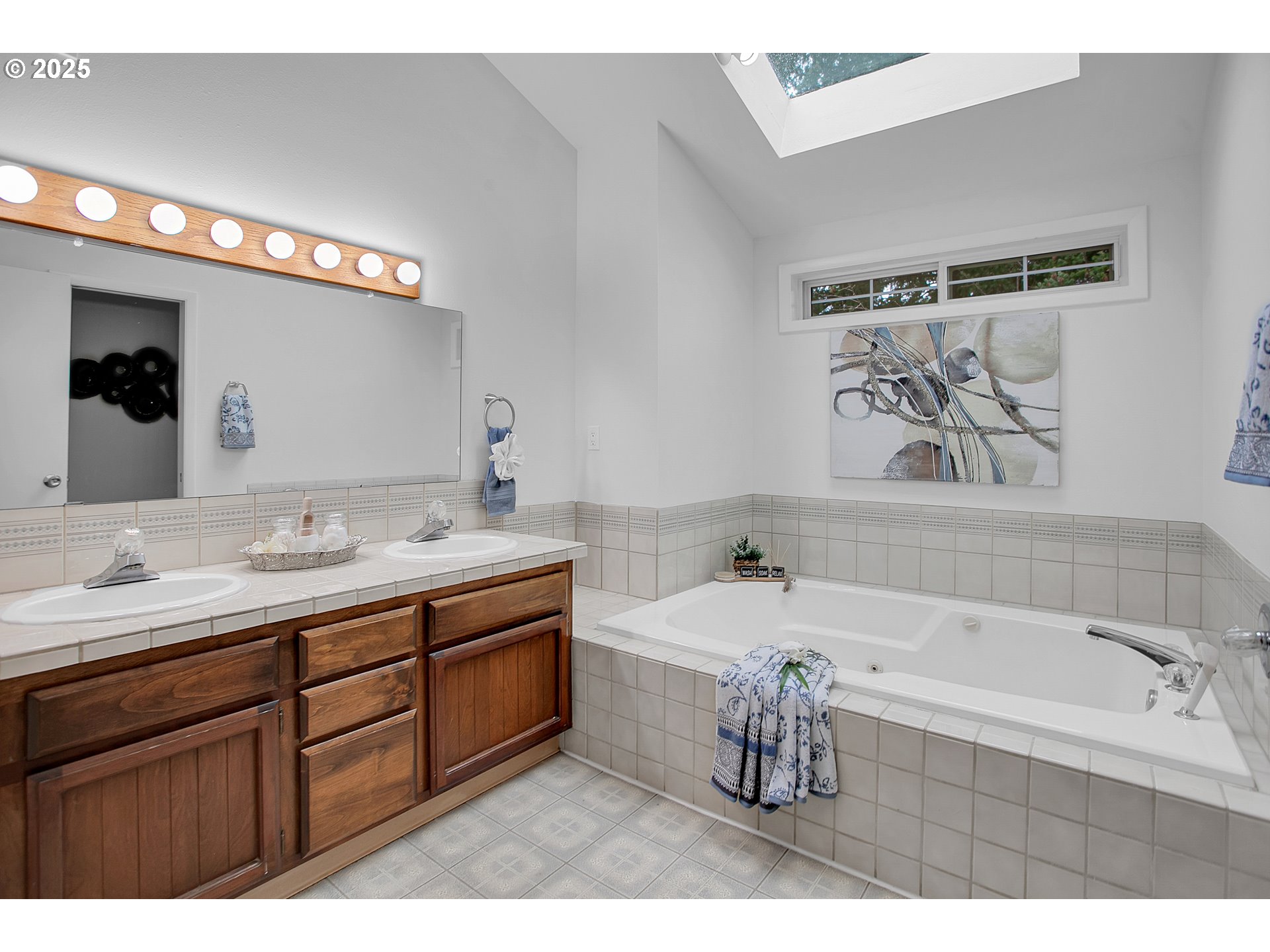 16211 SW ELLERSON ST