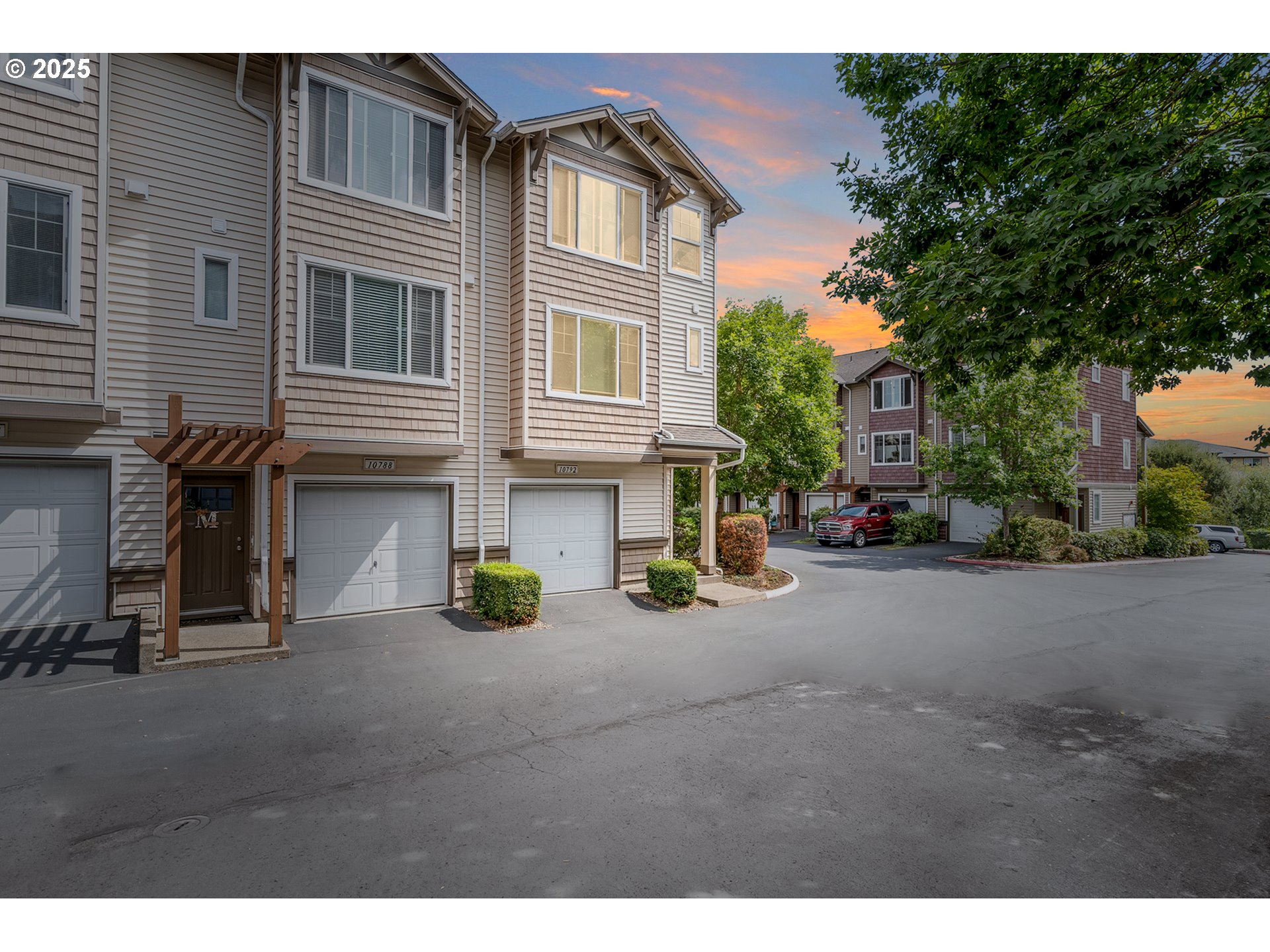 10792 NE GATEWAY PL, Hillsboro