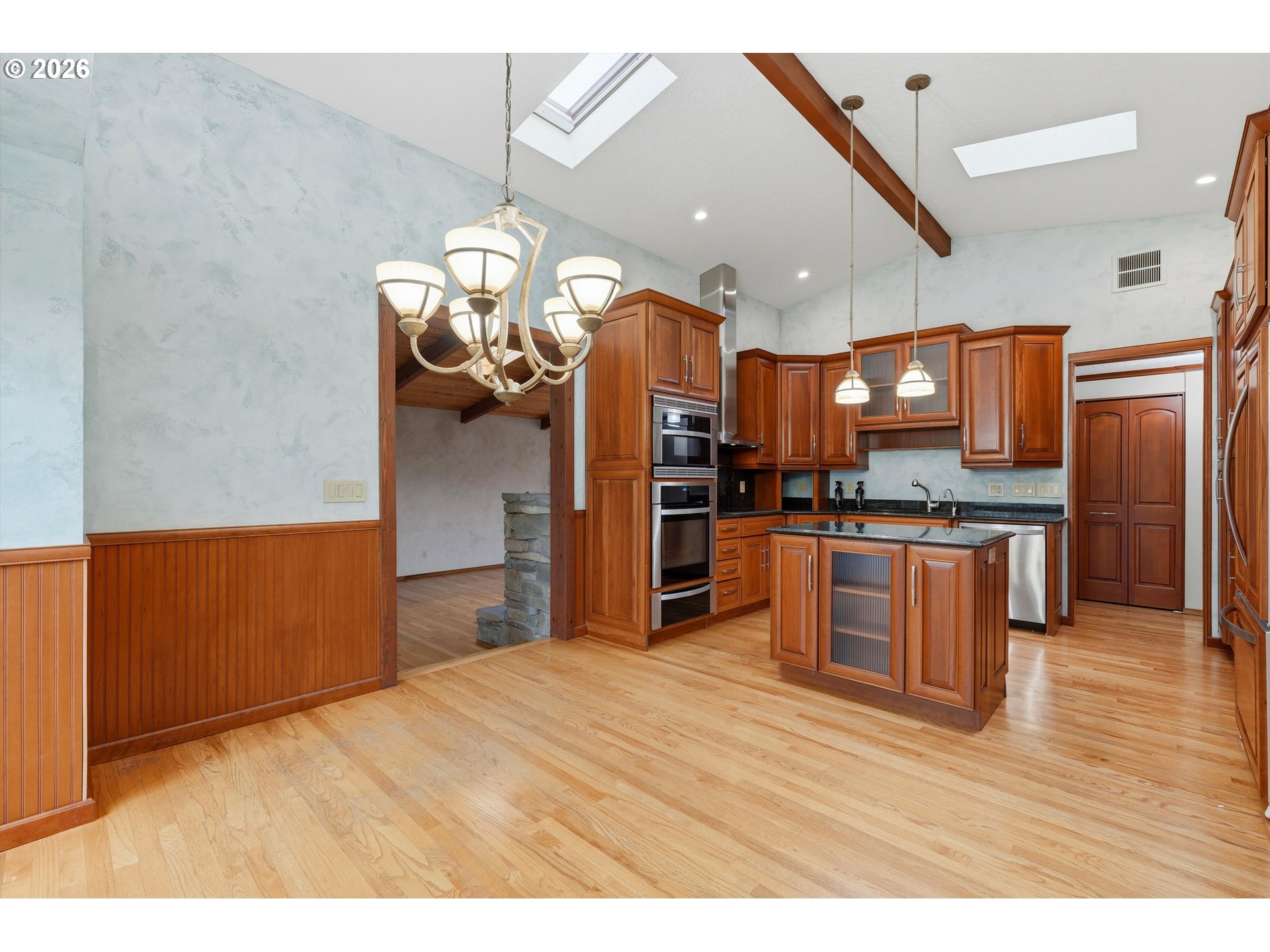 403 409 NE 156TH AVE