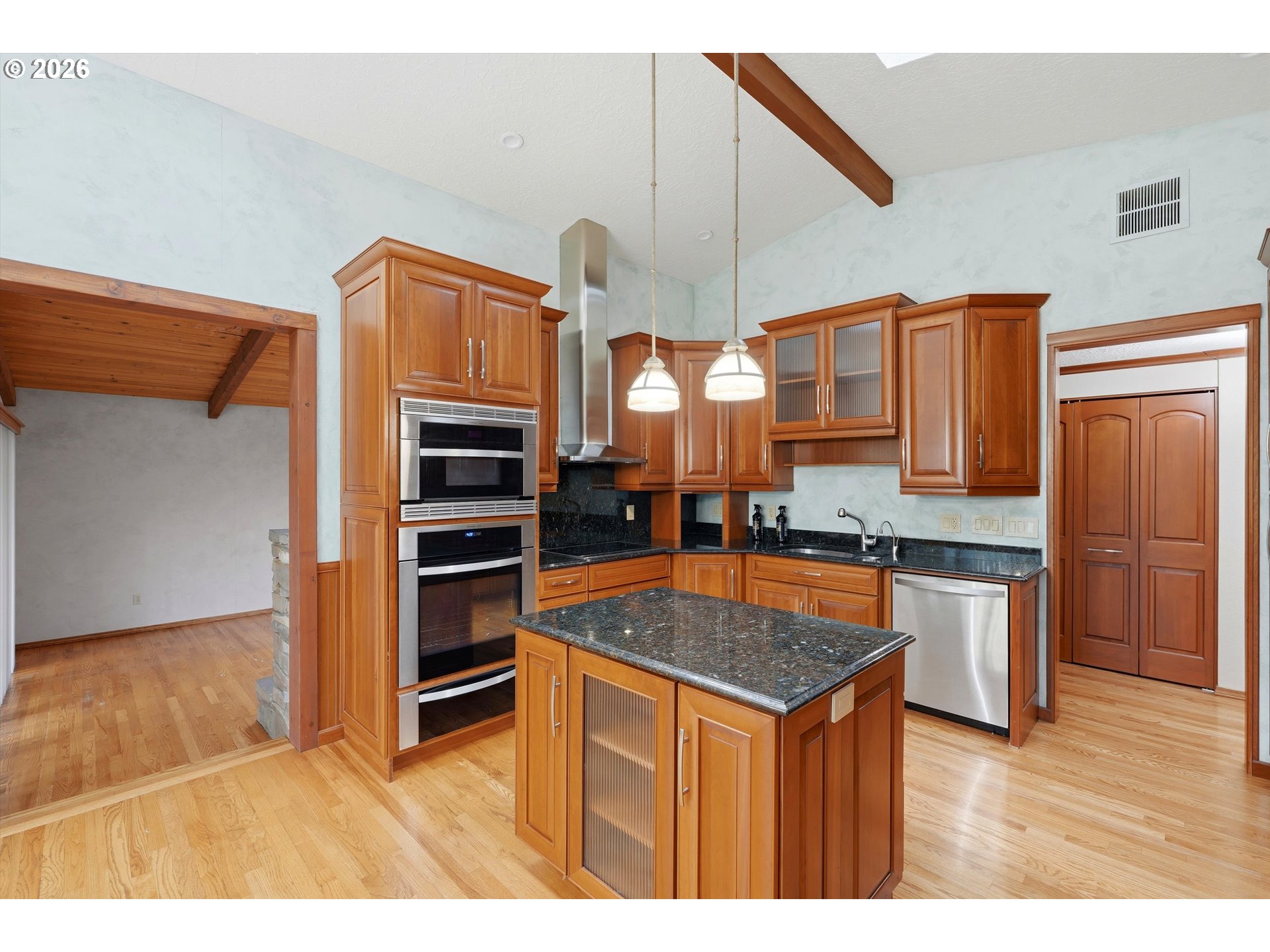 403 409 NE 156TH AVE