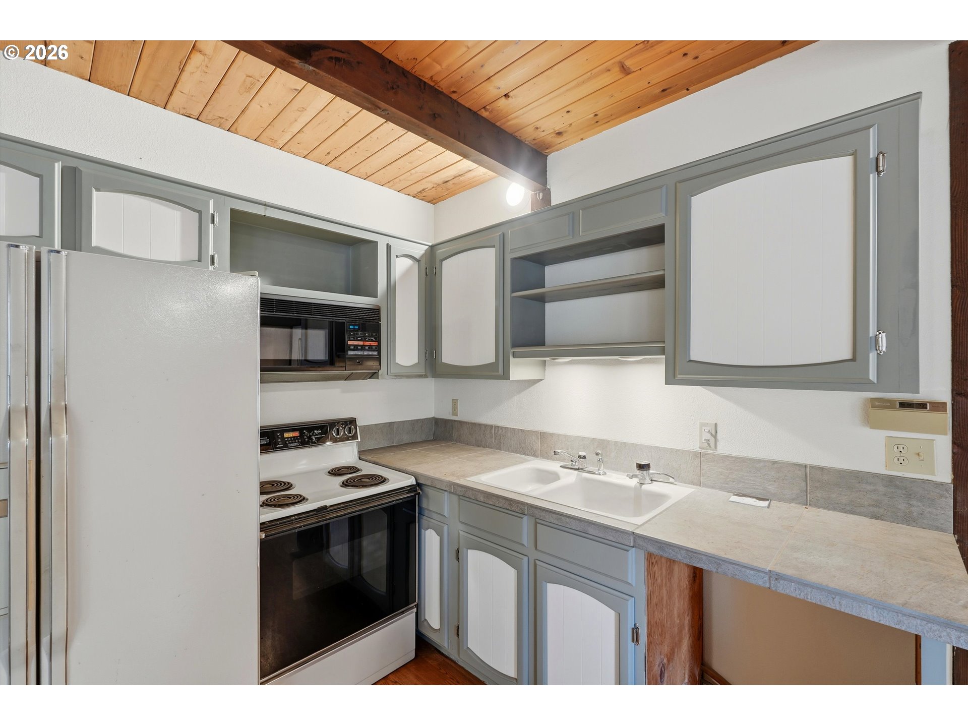 403 409 NE 156TH AVE