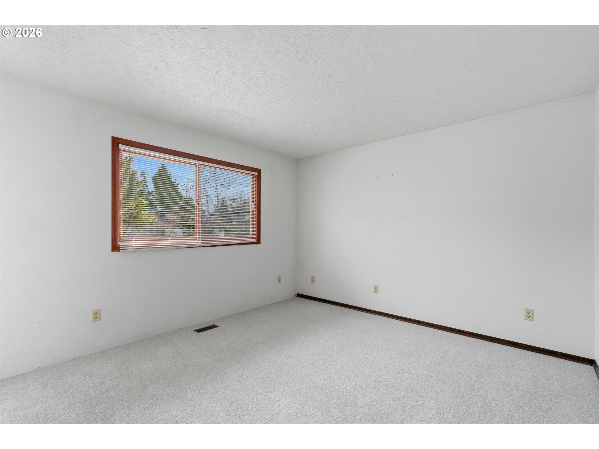 403 409 NE 156TH AVE