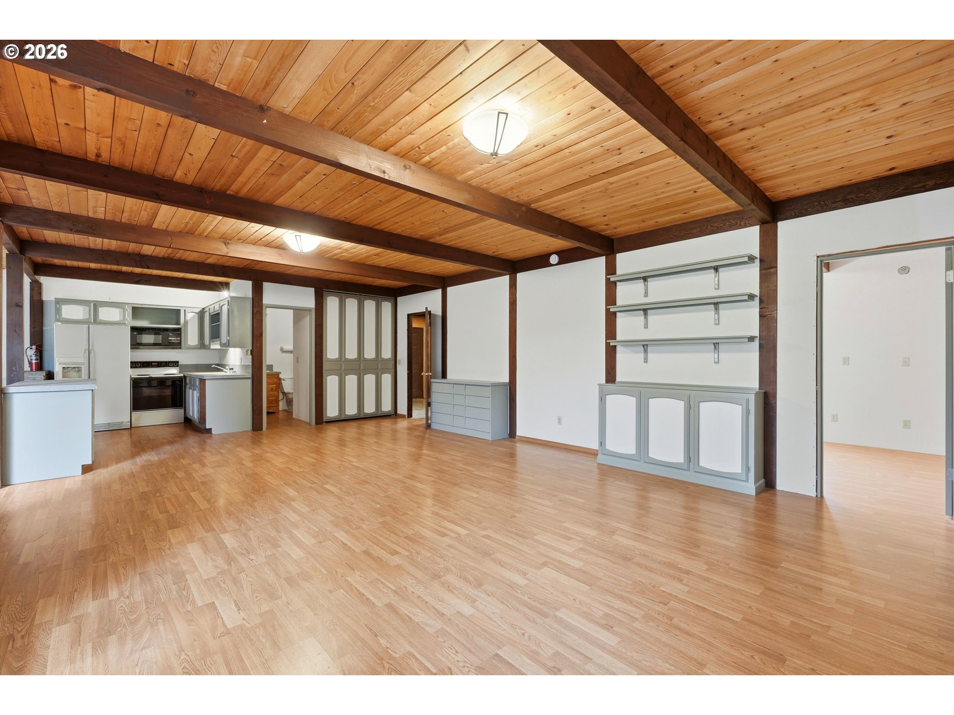 403 409 NE 156TH AVE