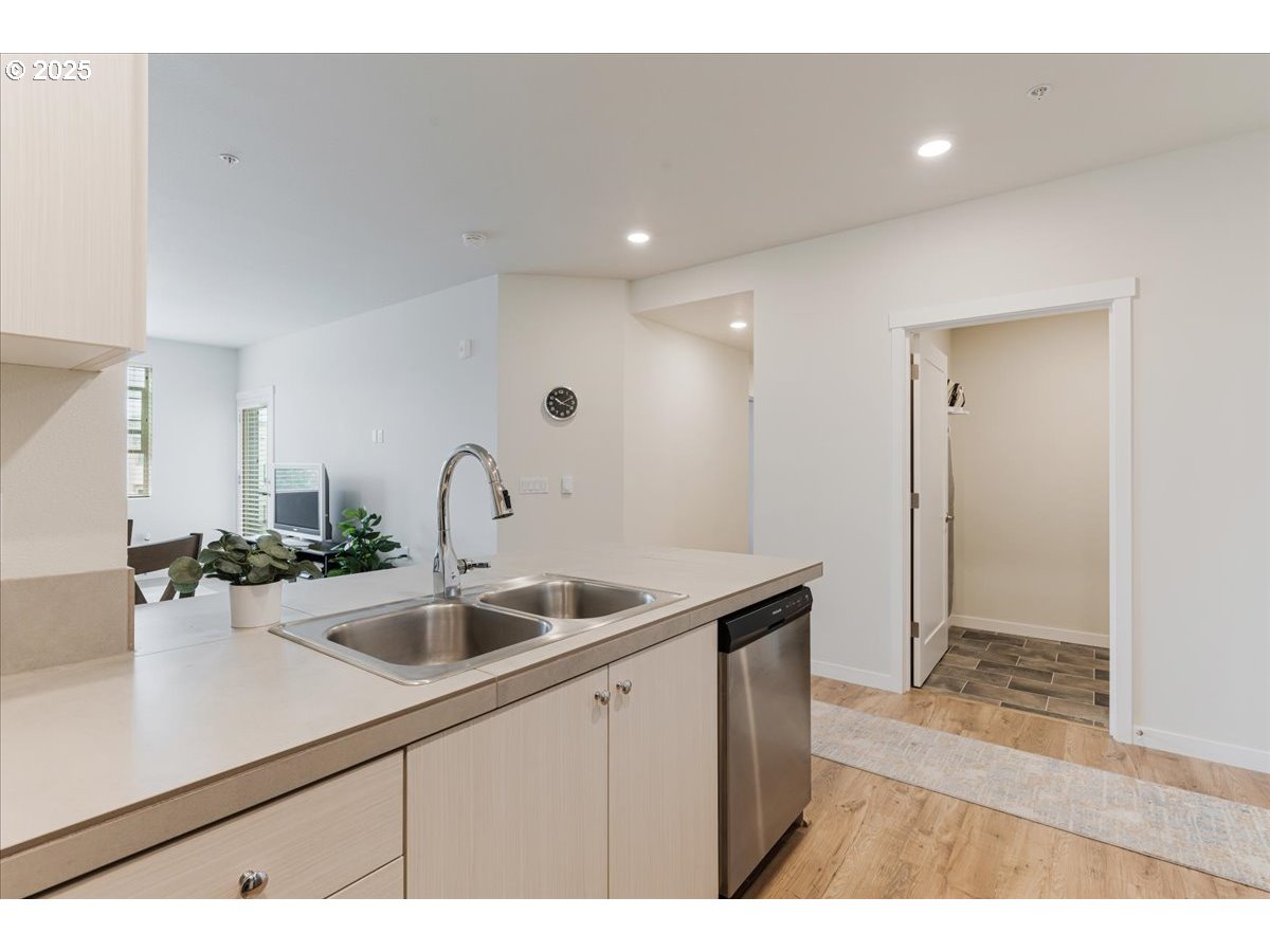 11715 SW VALENCIA LN 307