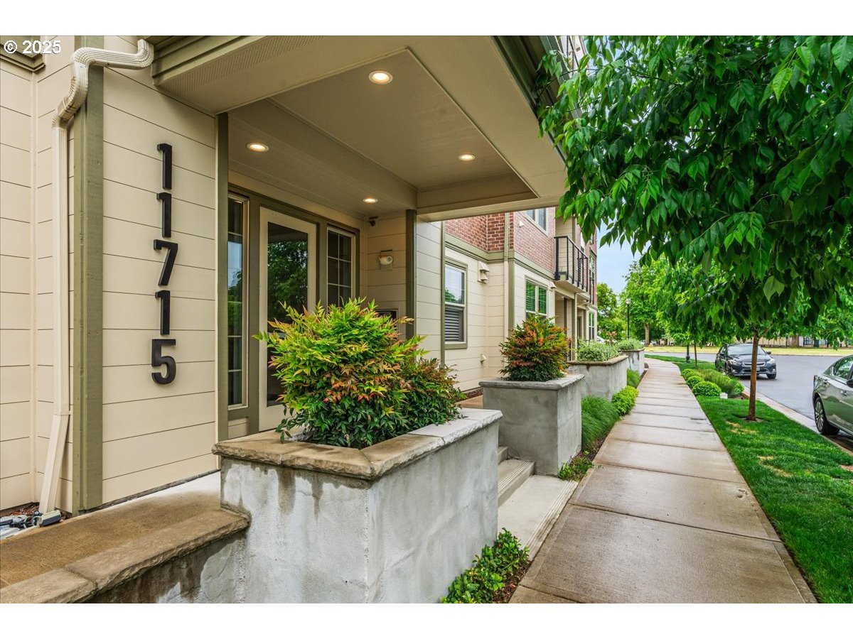 11715 SW VALENCIA LN 307