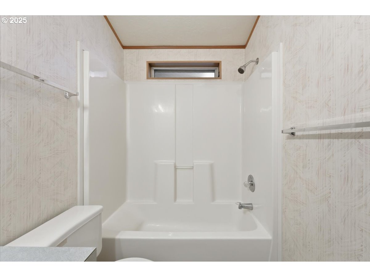 8300 NE QUATAMA ST 104, Hillsboro Unit: 104