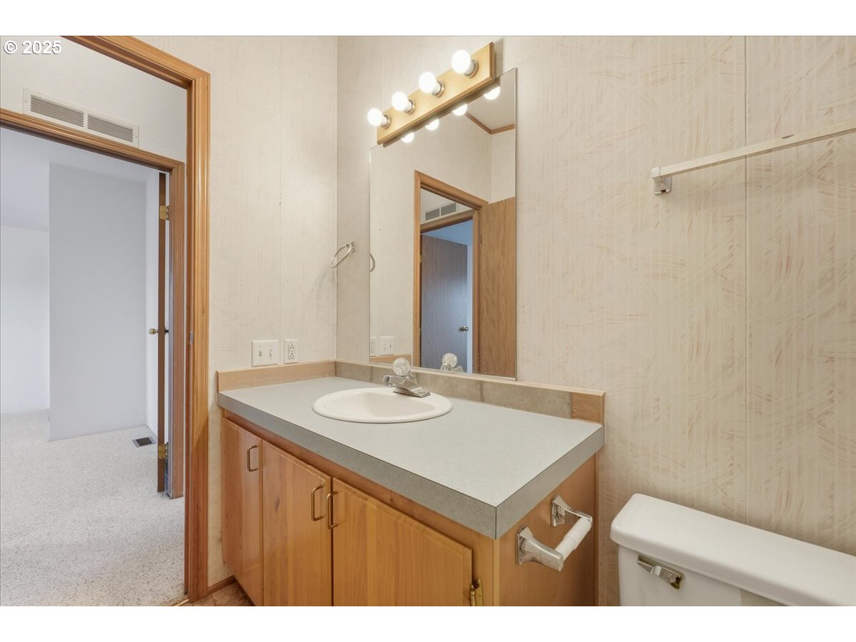 8300 NE QUATAMA ST 104, Hillsboro Unit: 104