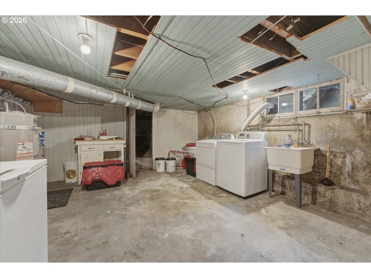 706 W B St.