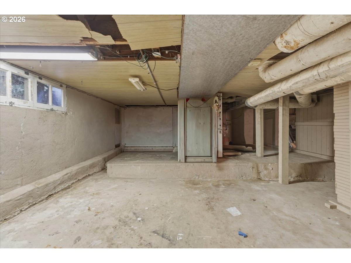 706 W B St.