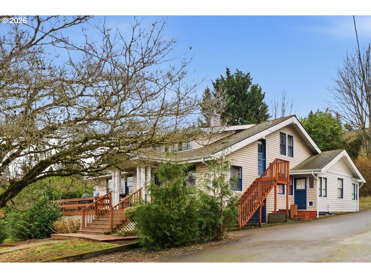 706 W B St.